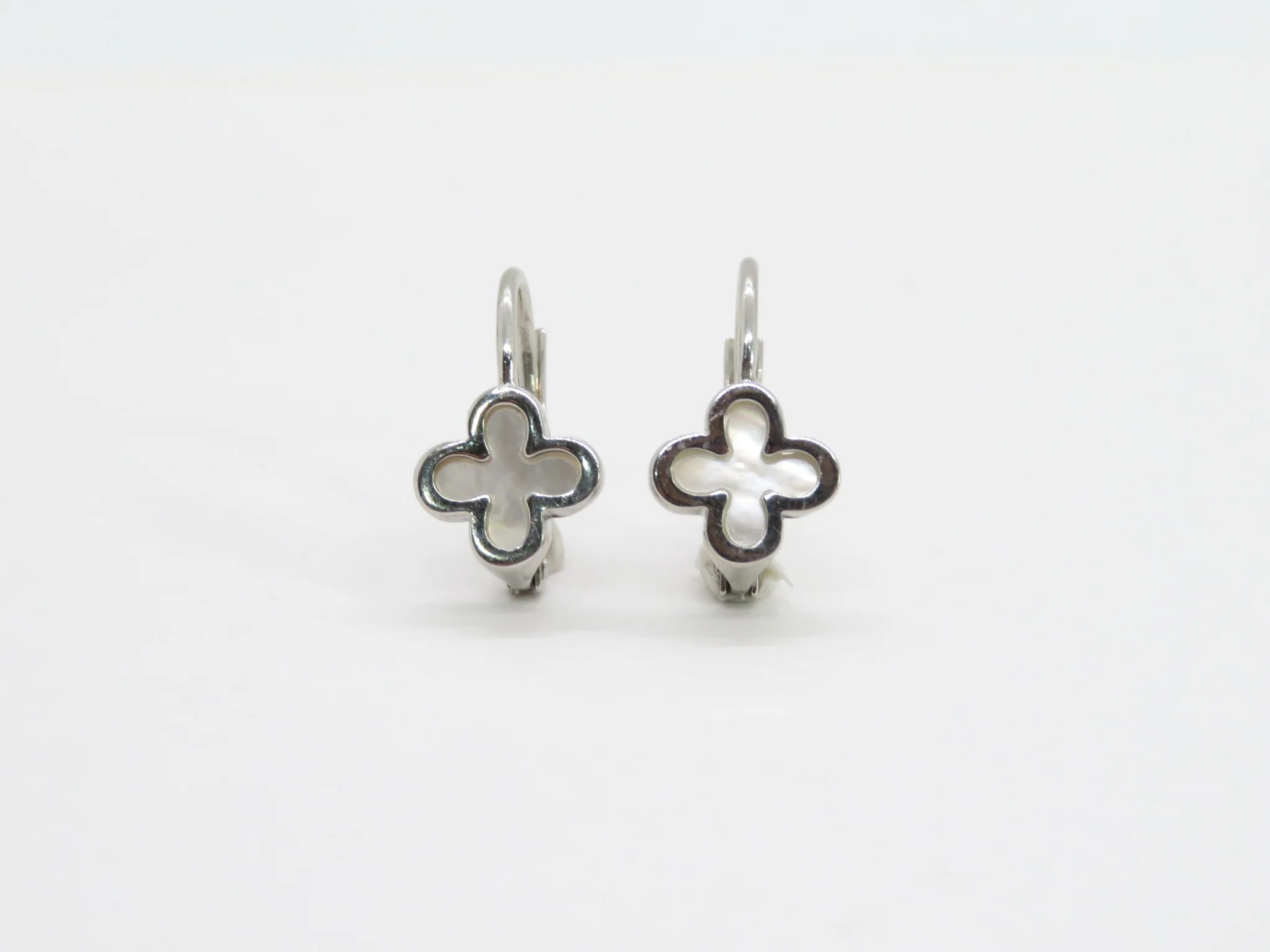 10k Bezel Mother of Pearl Clover Earrings - Image 5