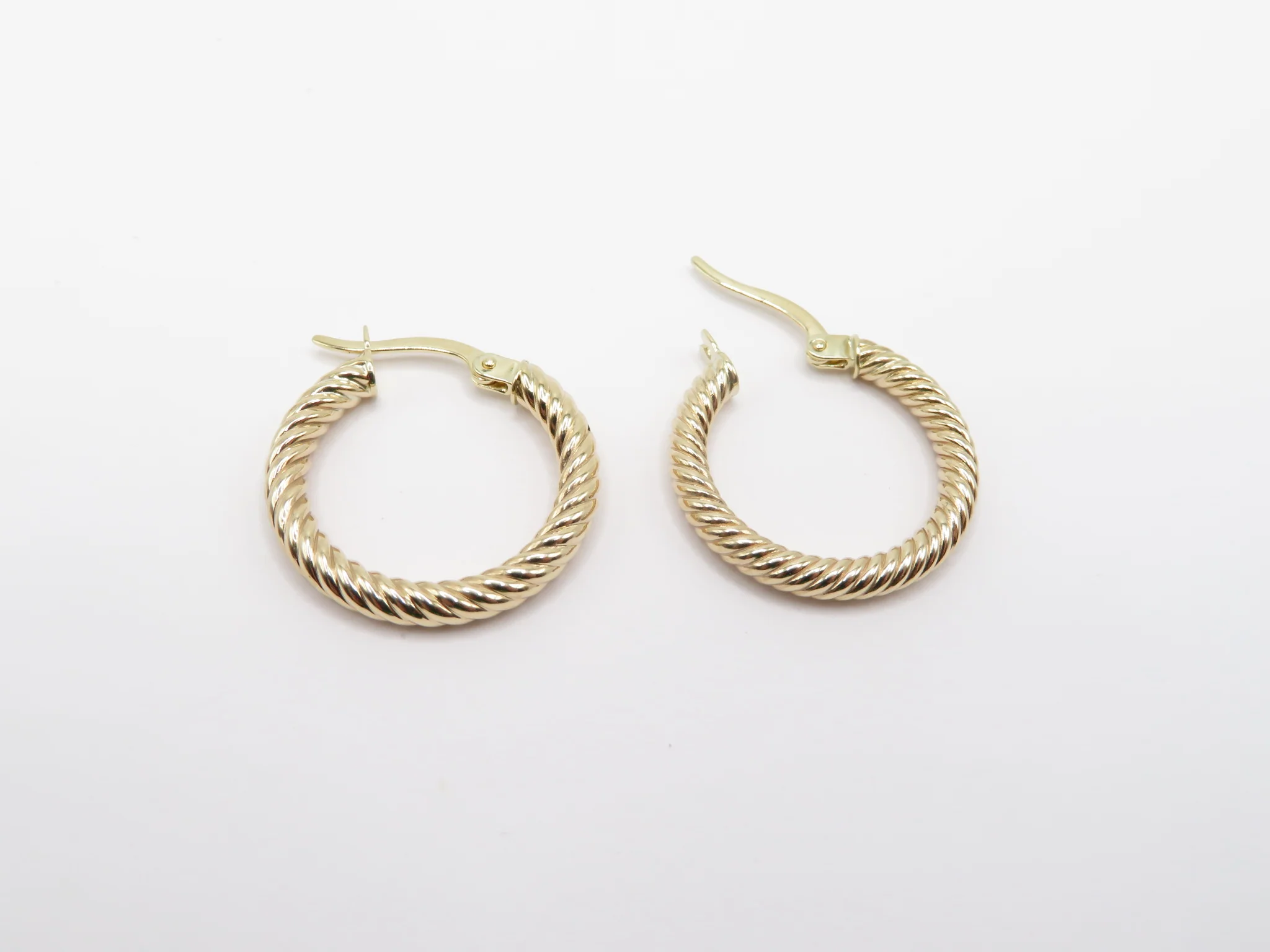 10k Yellow Gold Cable Hoops - Image 5