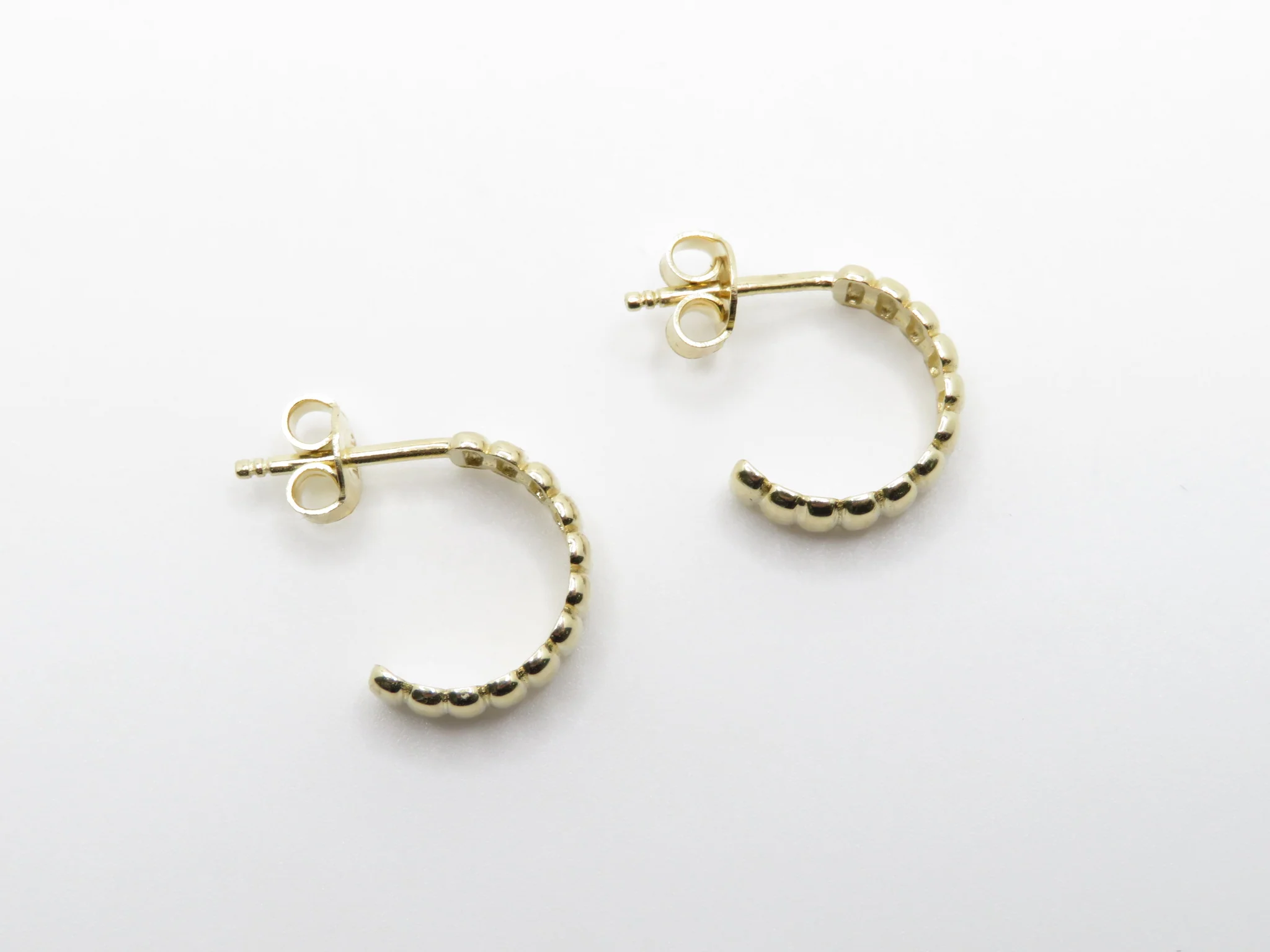 10k Yellow Gold Corrugated Huggies - Image 3