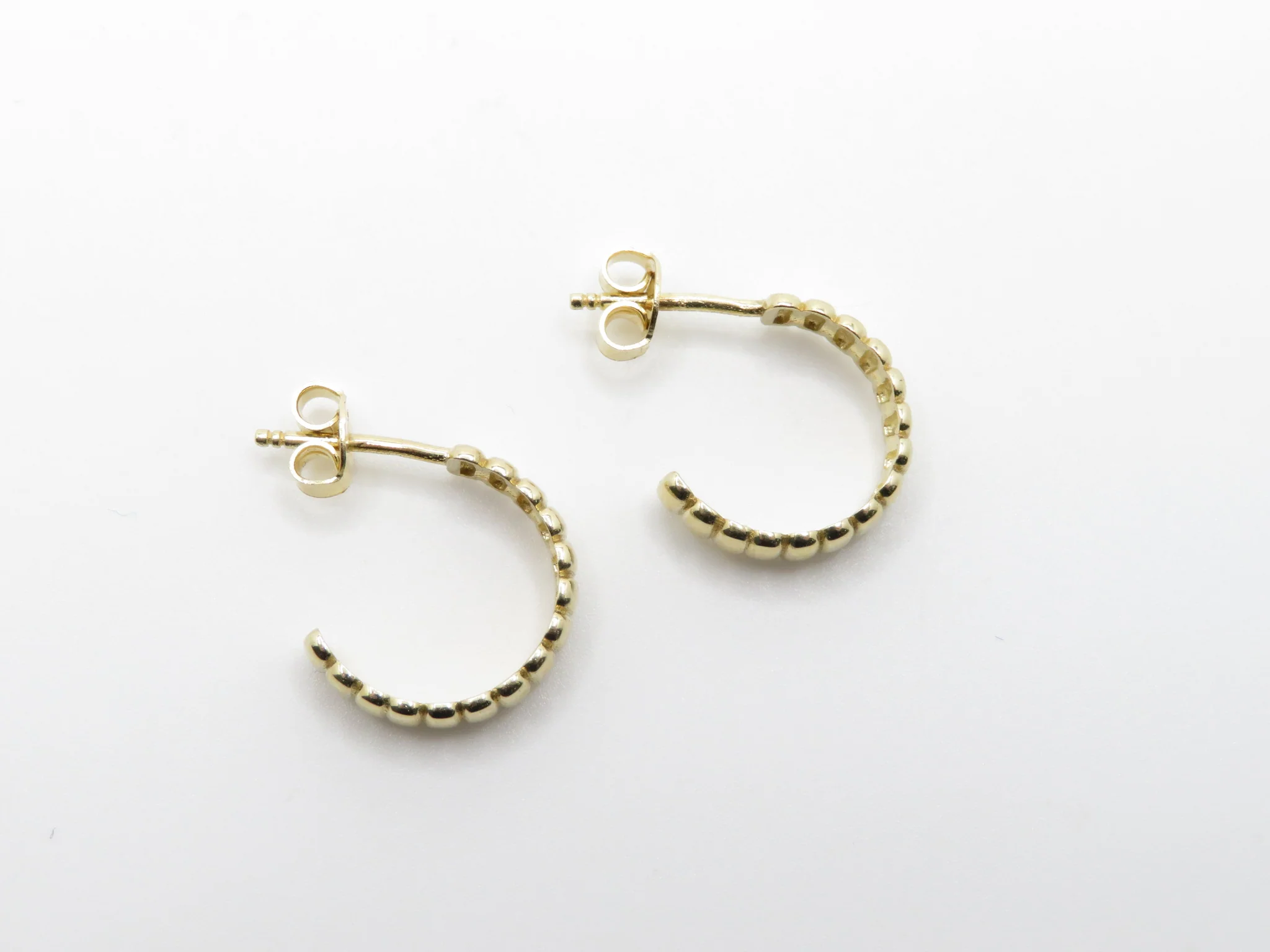 10k Yellow Gold Corrugated Huggies - Image 6