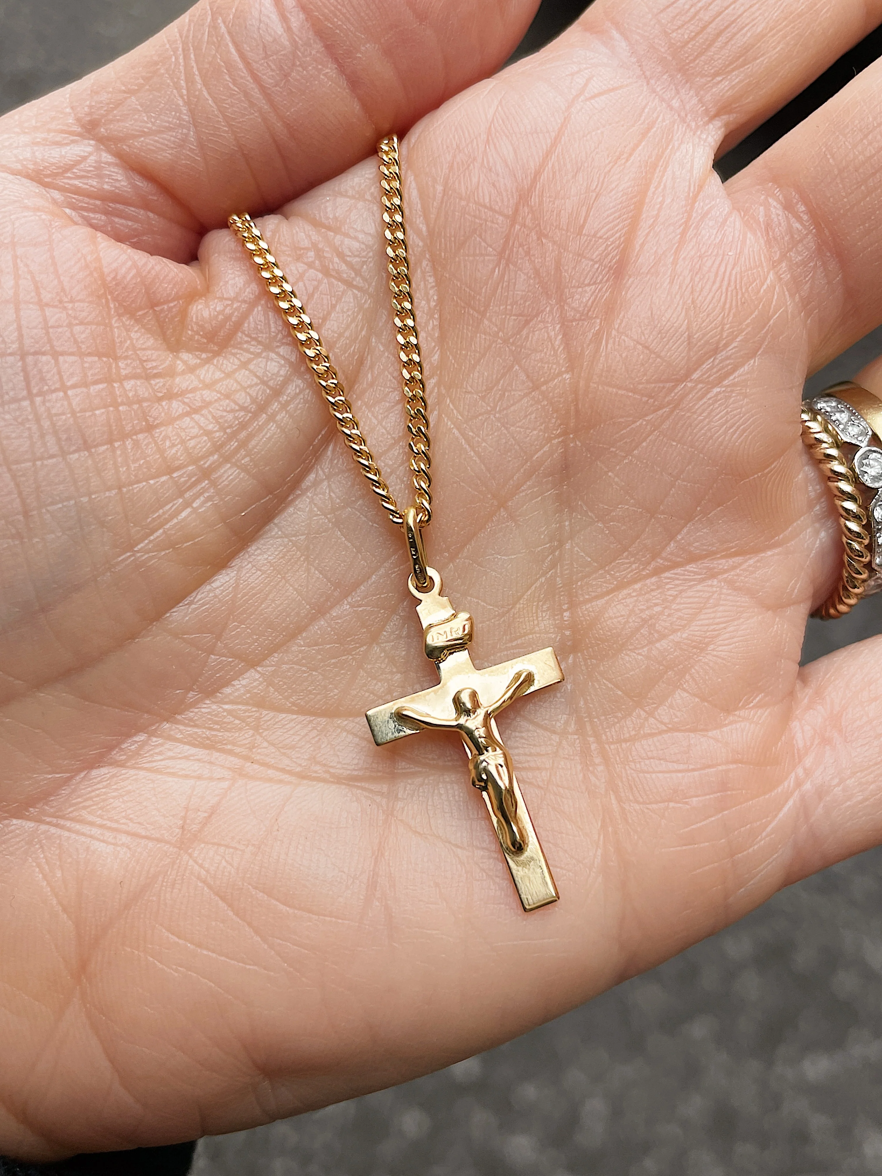 10k Yellow Gold Flat Crucifix Pendant - Image 2