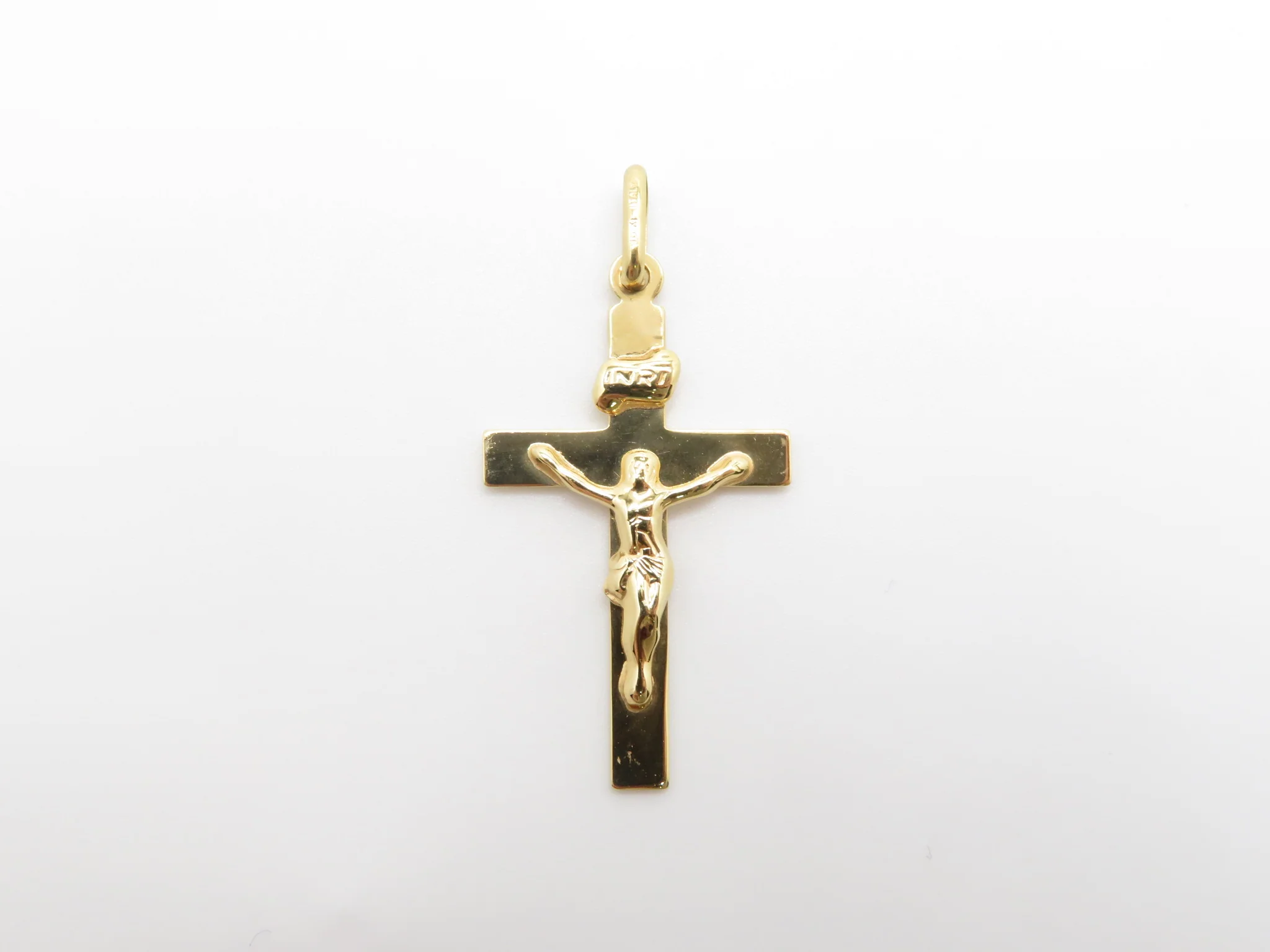 10k Yellow Gold Flat Crucifix Pendant - Image 3