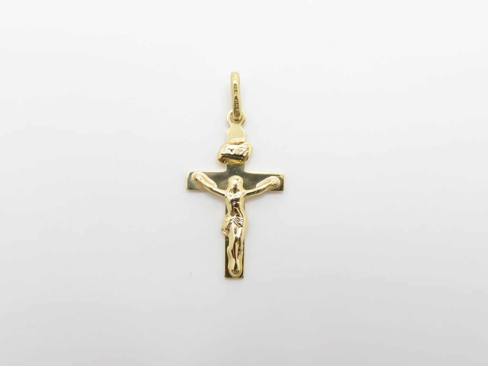 10k Yellow Gold Flat Crucifix Pendant - Image 4