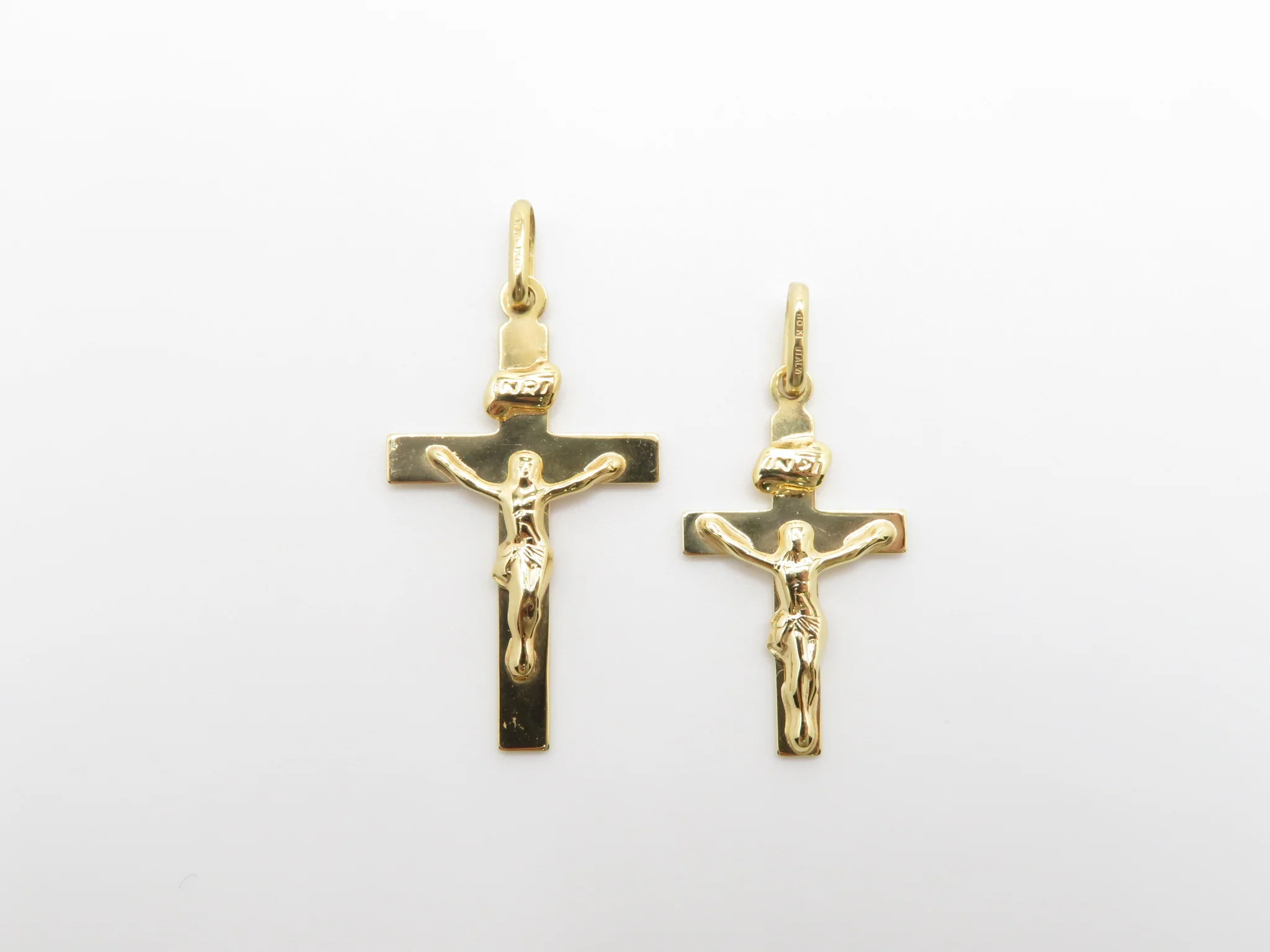 10k Yellow Gold Flat Crucifix Pendant - Image 5