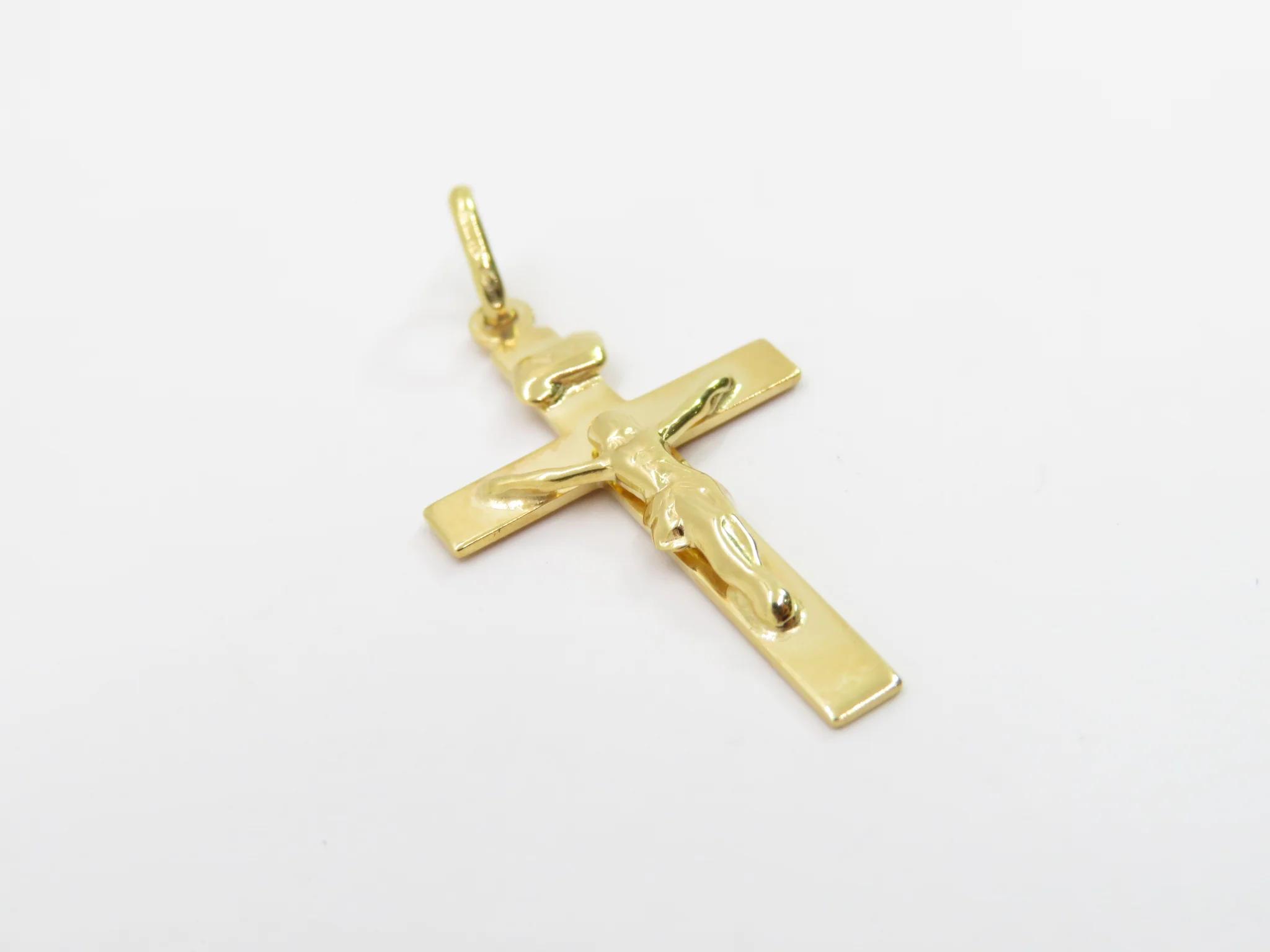 10k Yellow Gold Flat Crucifix Pendant - Image 6