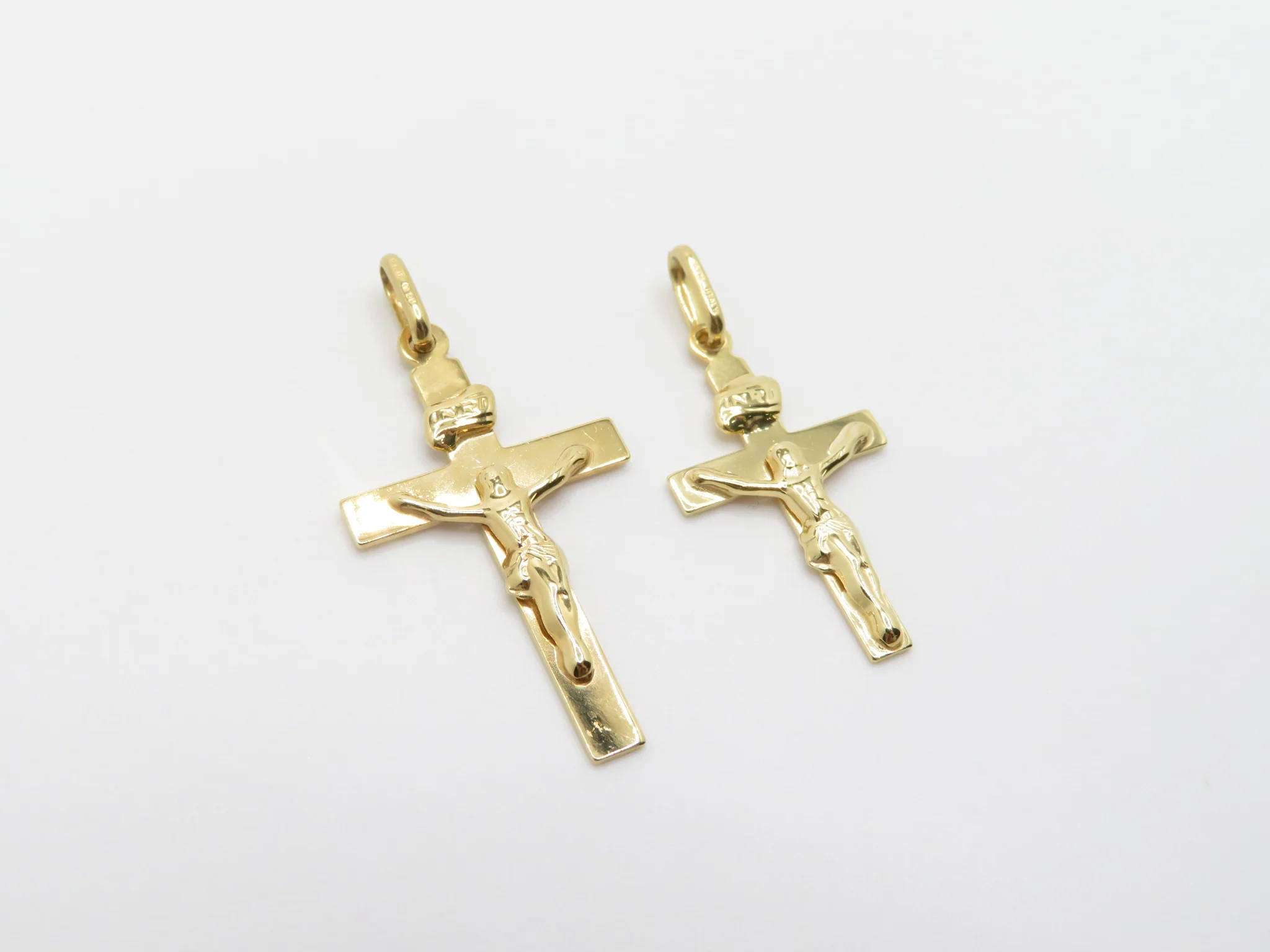 10k Yellow Gold Flat Crucifix Pendant - Image 9