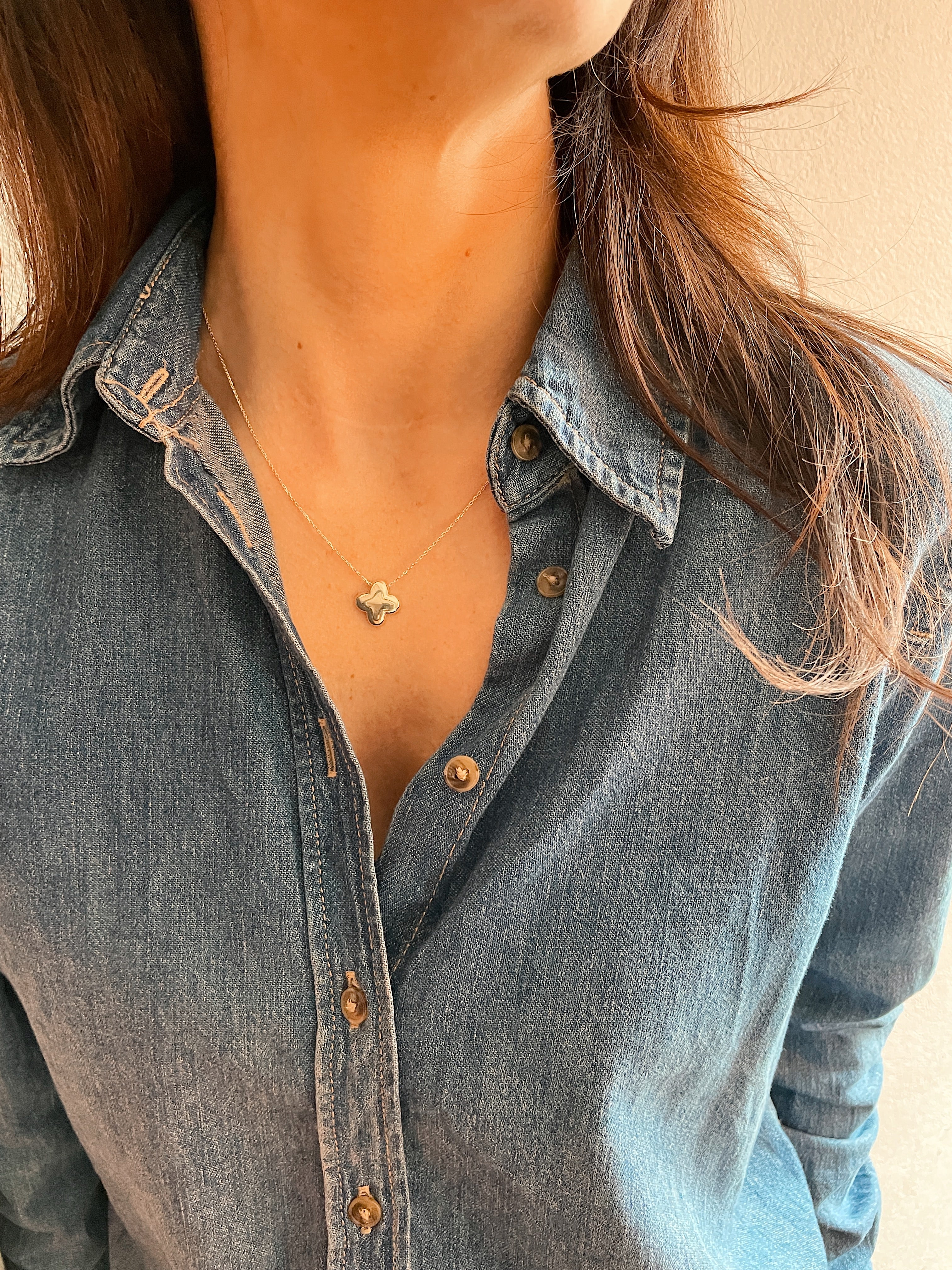 10k Yellow Gold Four Petal Necklace - Image 4