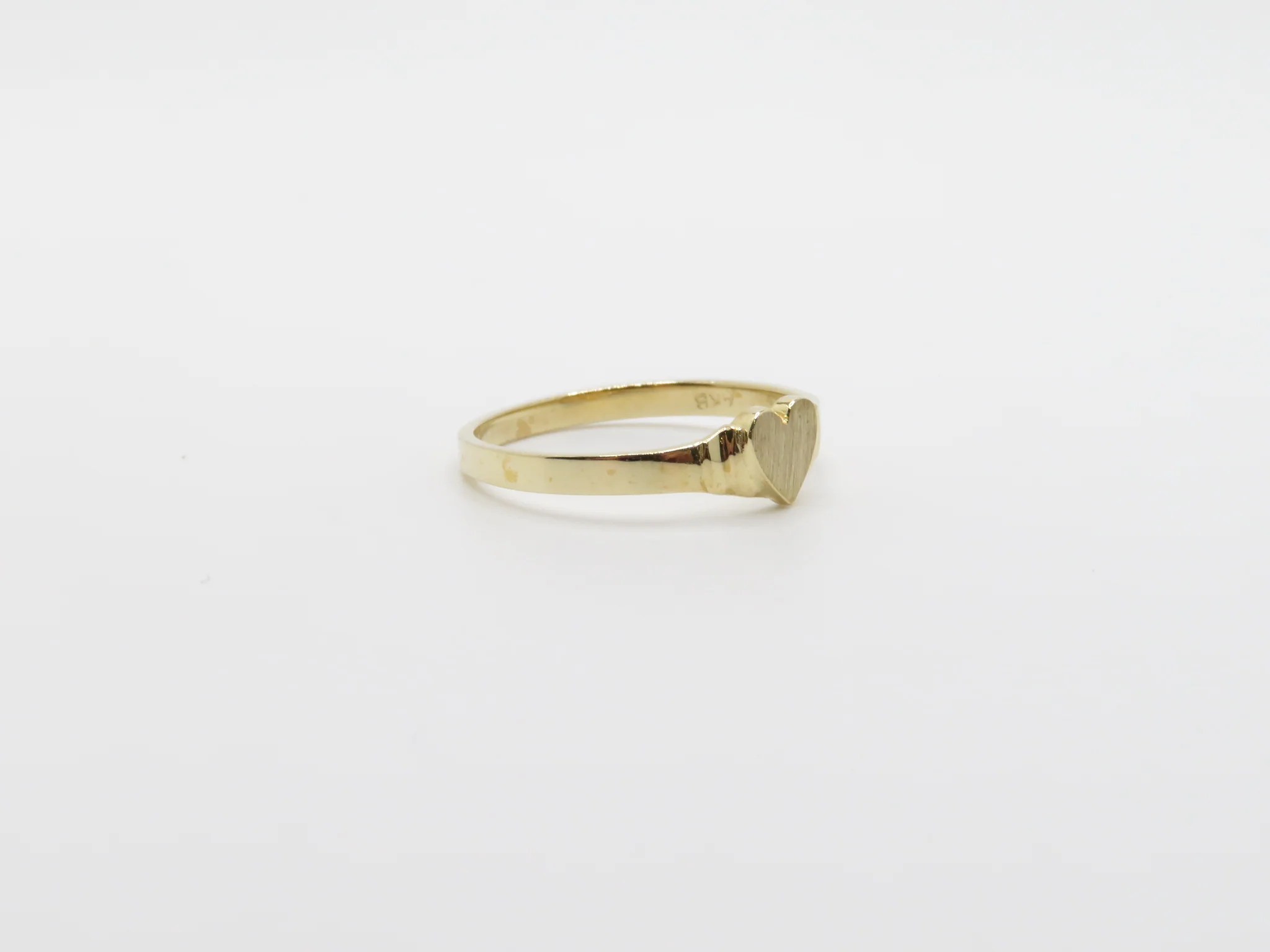 10k Yellow Gold Heart Ring - Image 3