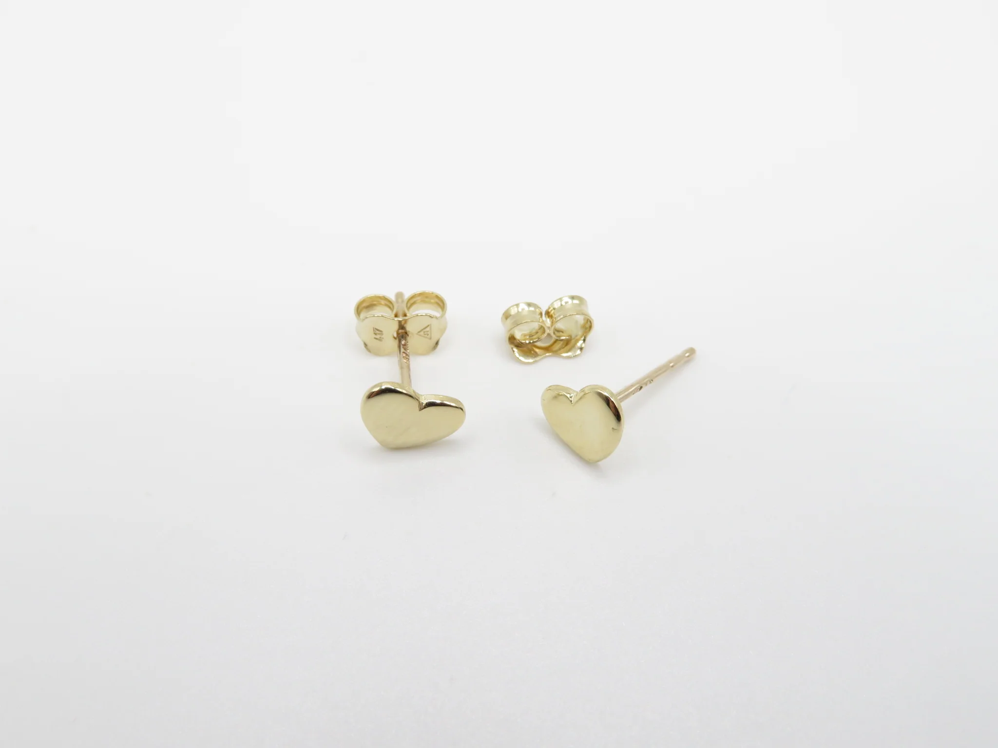 10k Yellow Gold Heart Tag Stud Earrings - Image 3