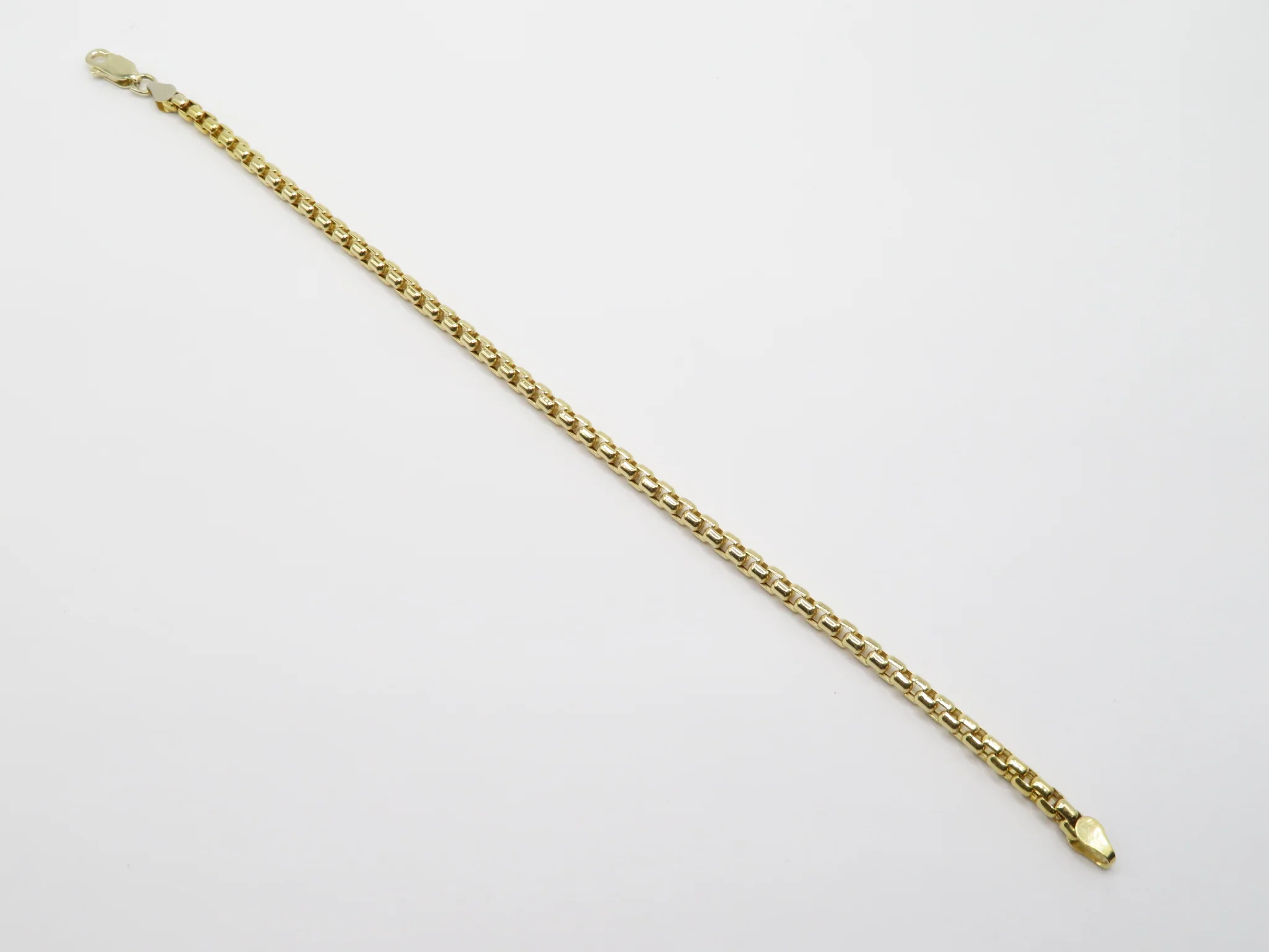 10k Yellow Gold Hollow Box Bracelet - Image 3