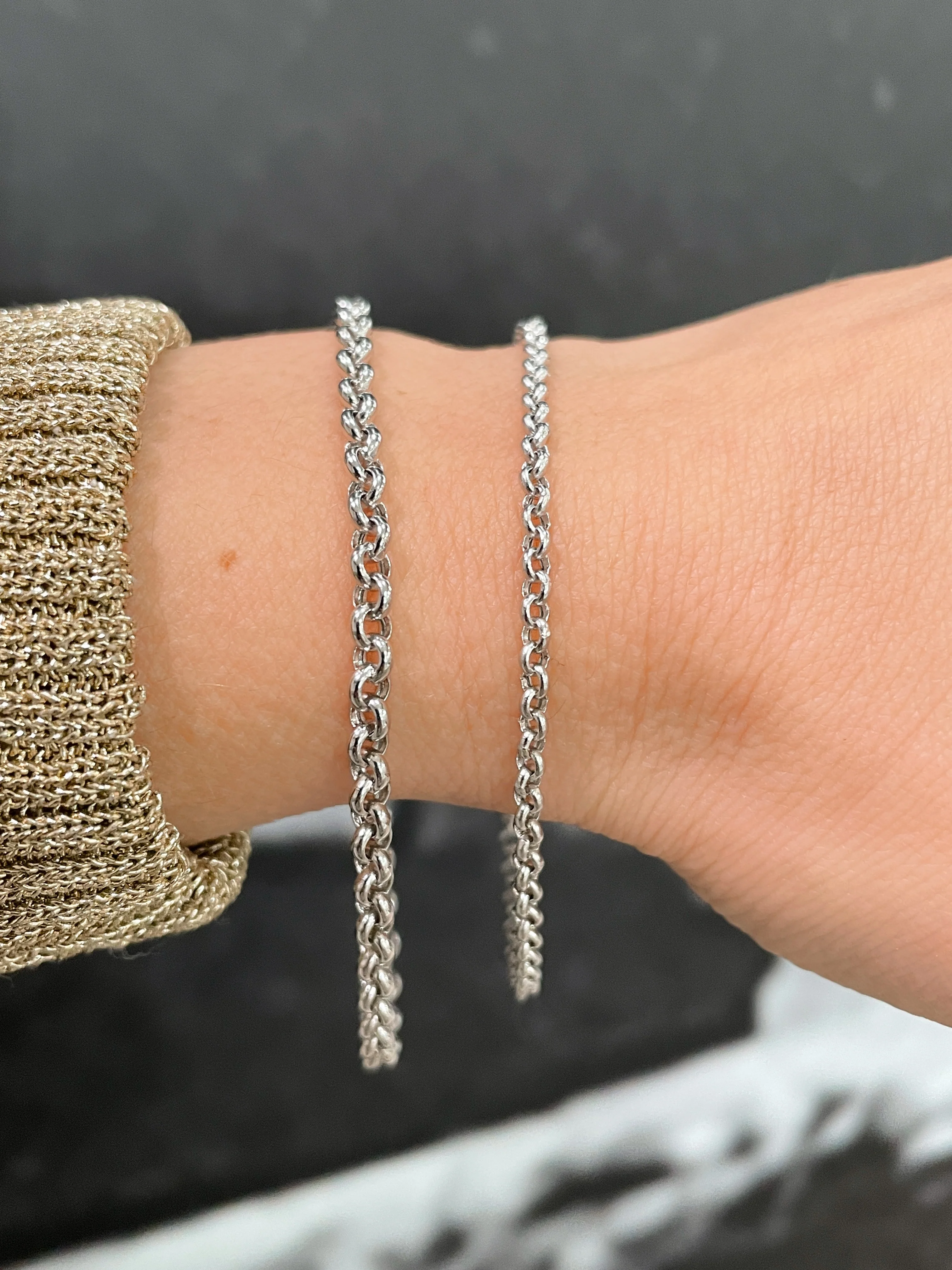 10k Gold Hollow Rolo Bracelet - Image 10