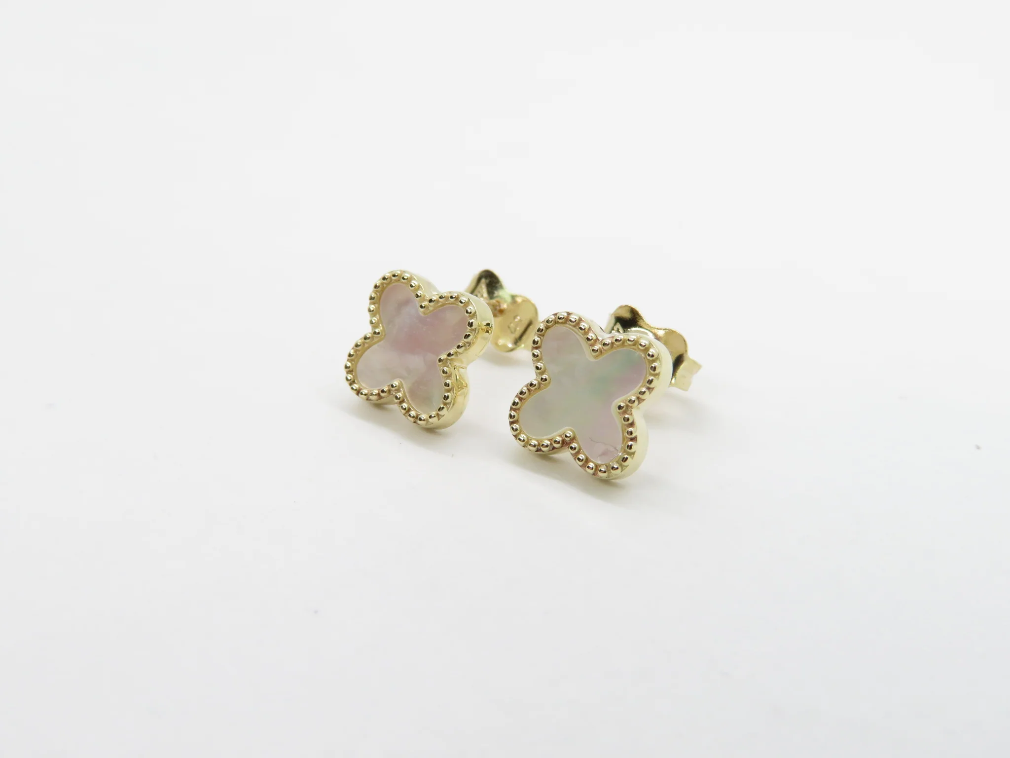 10k Mother of Pearl Clover Stud Earrings - Image 5