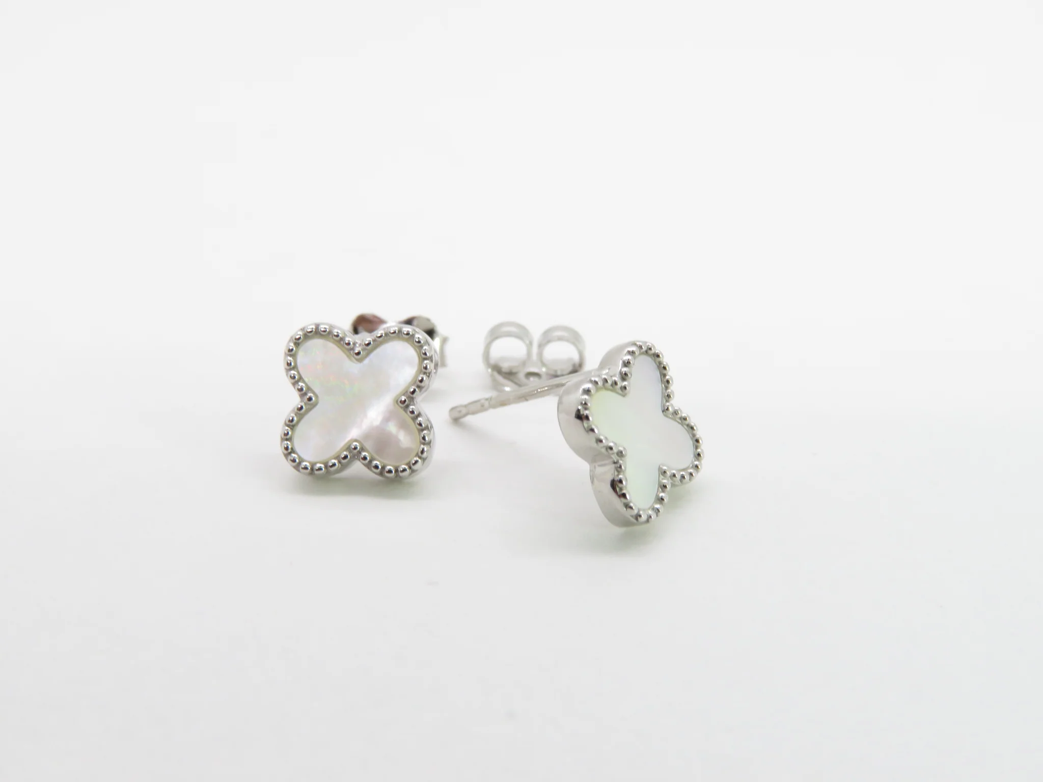 10k Mother of Pearl Clover Stud Earrings - Image 7