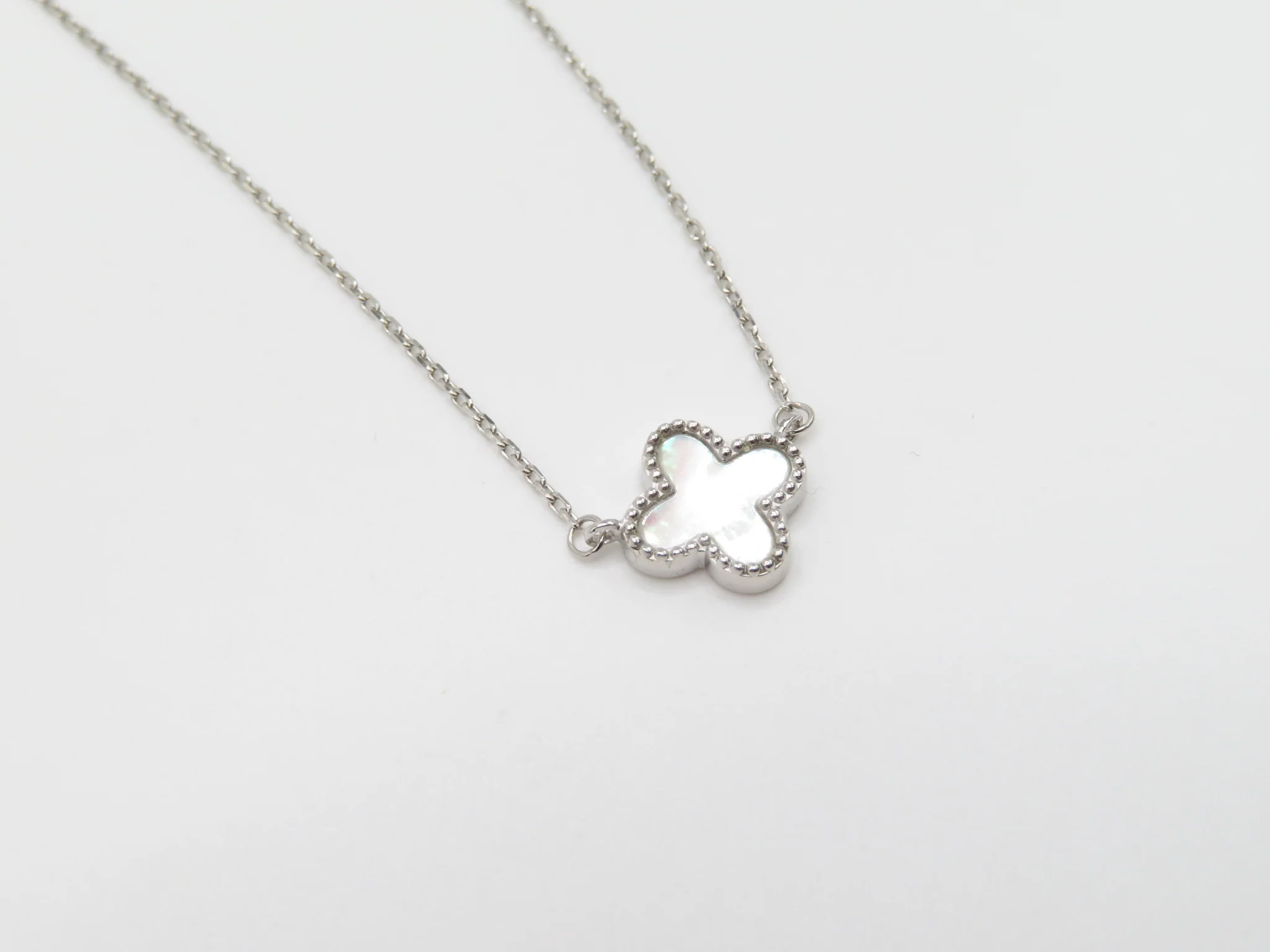 10k Mother of Pearl Clover Necklace - Image 4
