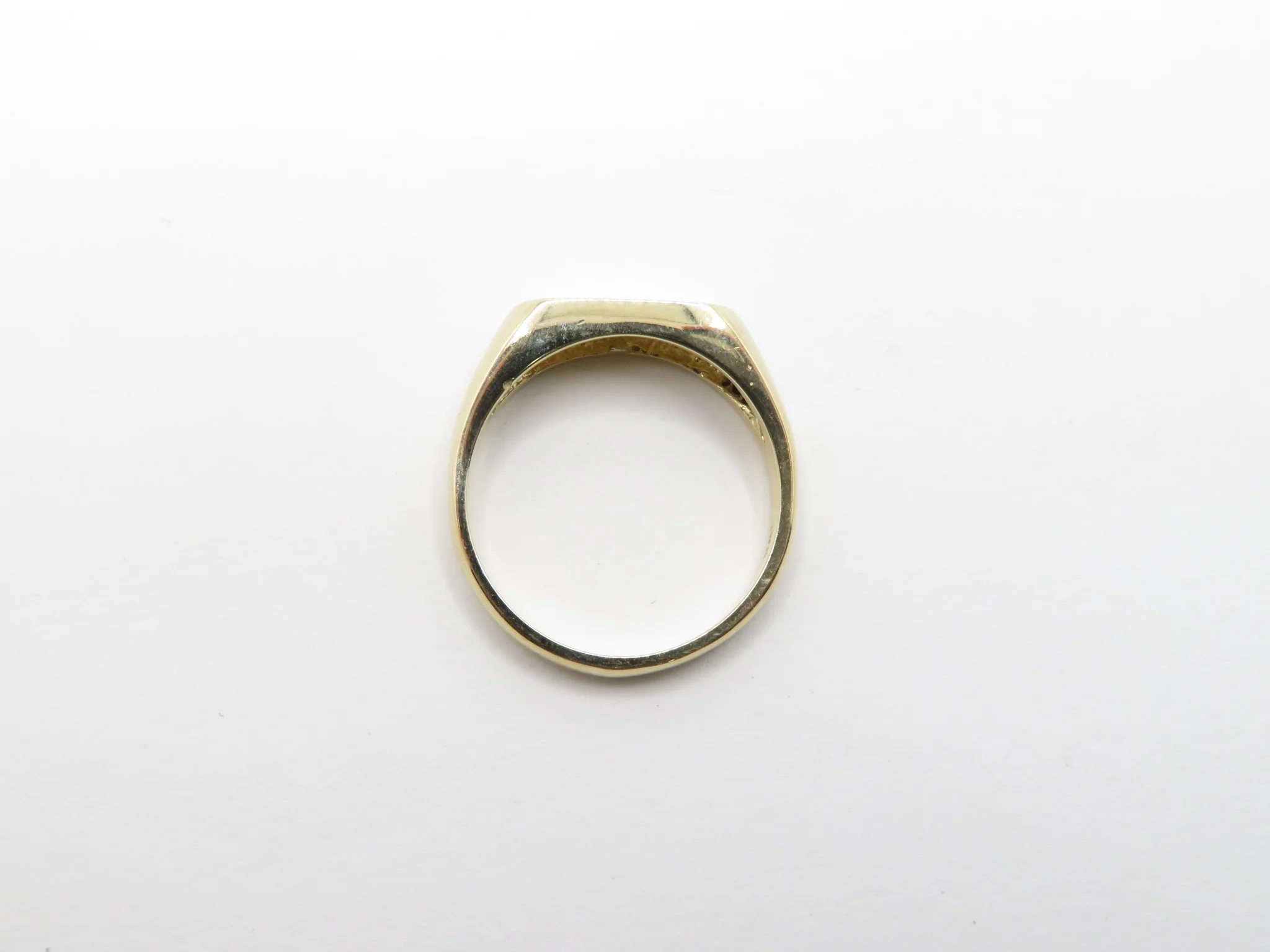 10k Yellow Gold Oblong Signet Ring - Image 3