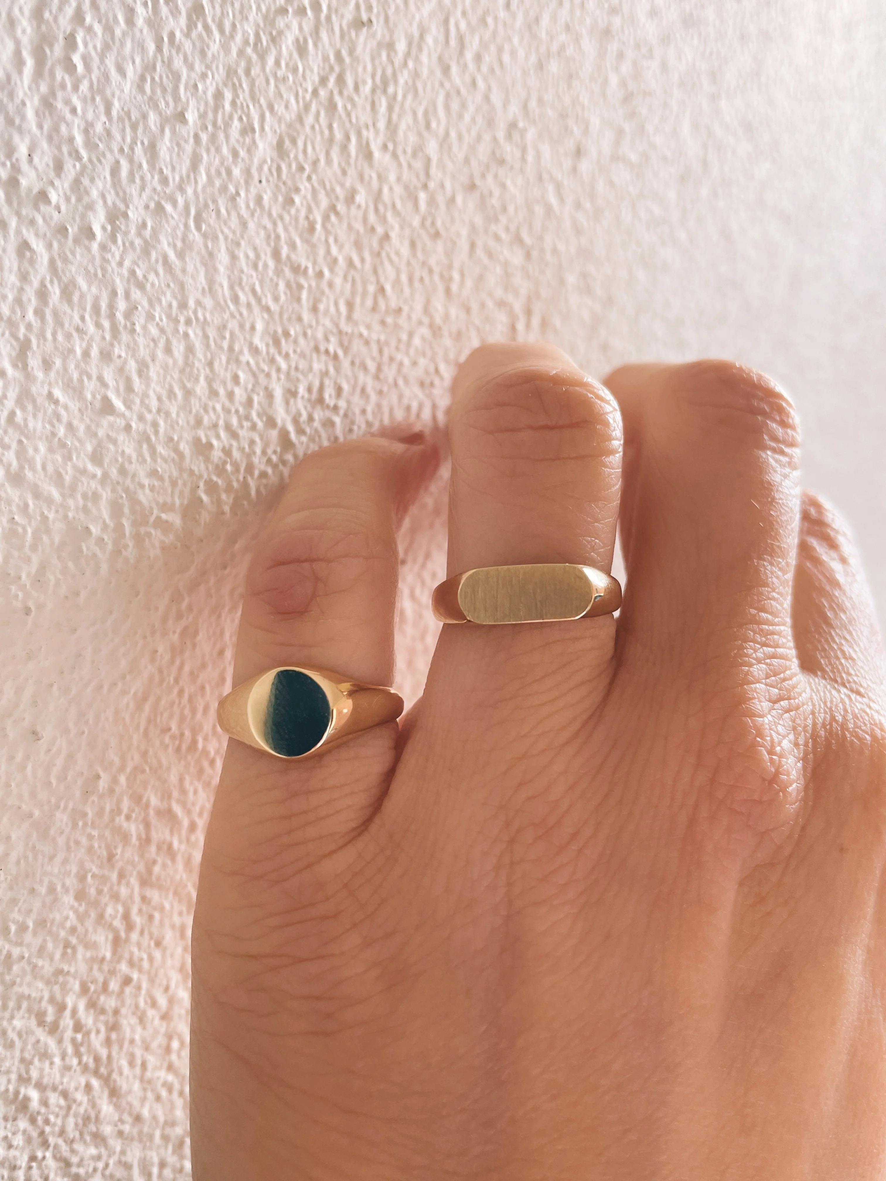 10k Yellow Gold Oval Polished Signet Ring - Image 4