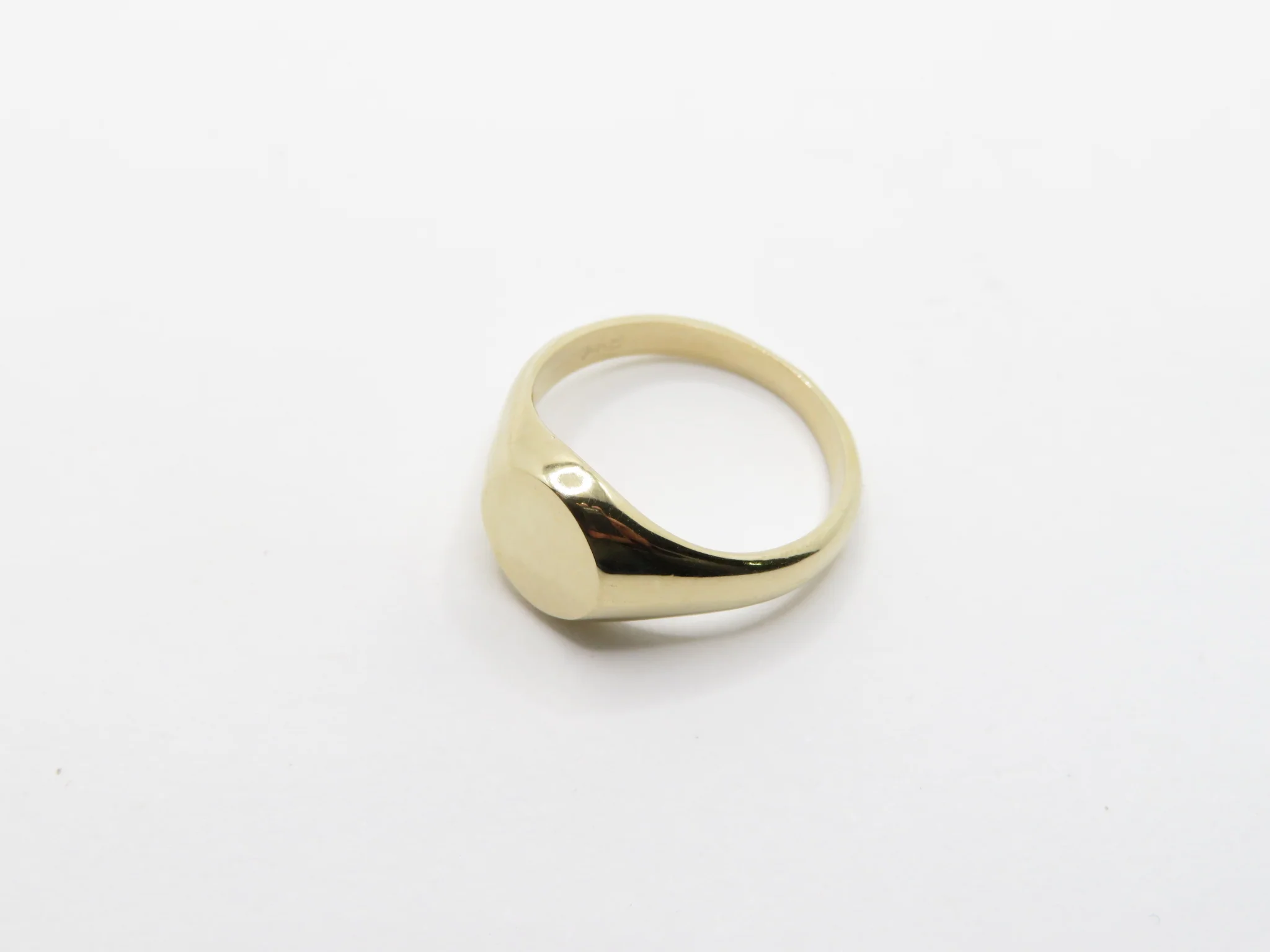 10k Yellow Gold Oval Polished Signet Ring - Image 5
