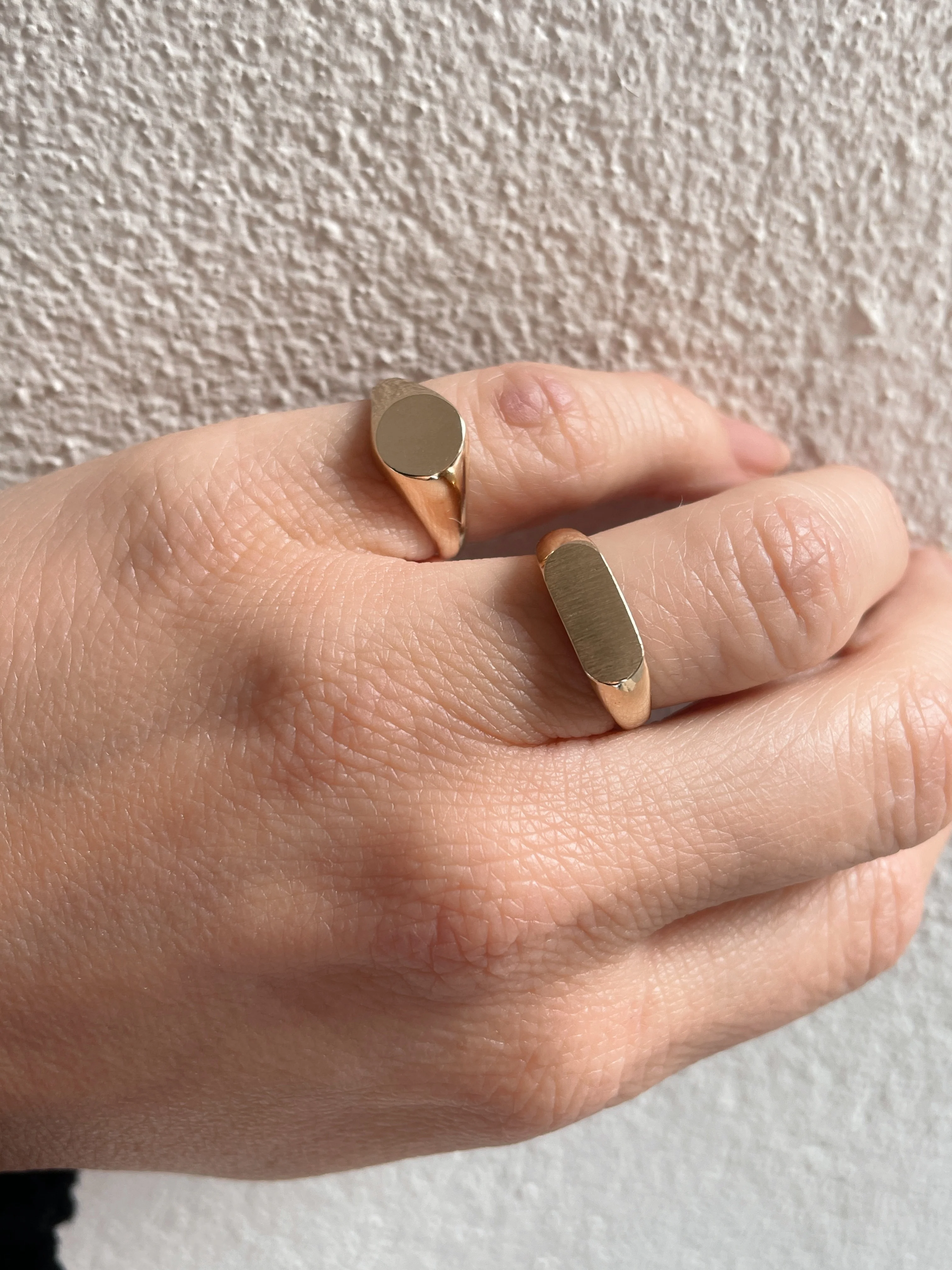 10k Yellow Gold Oval Polished Signet Ring - Image 6