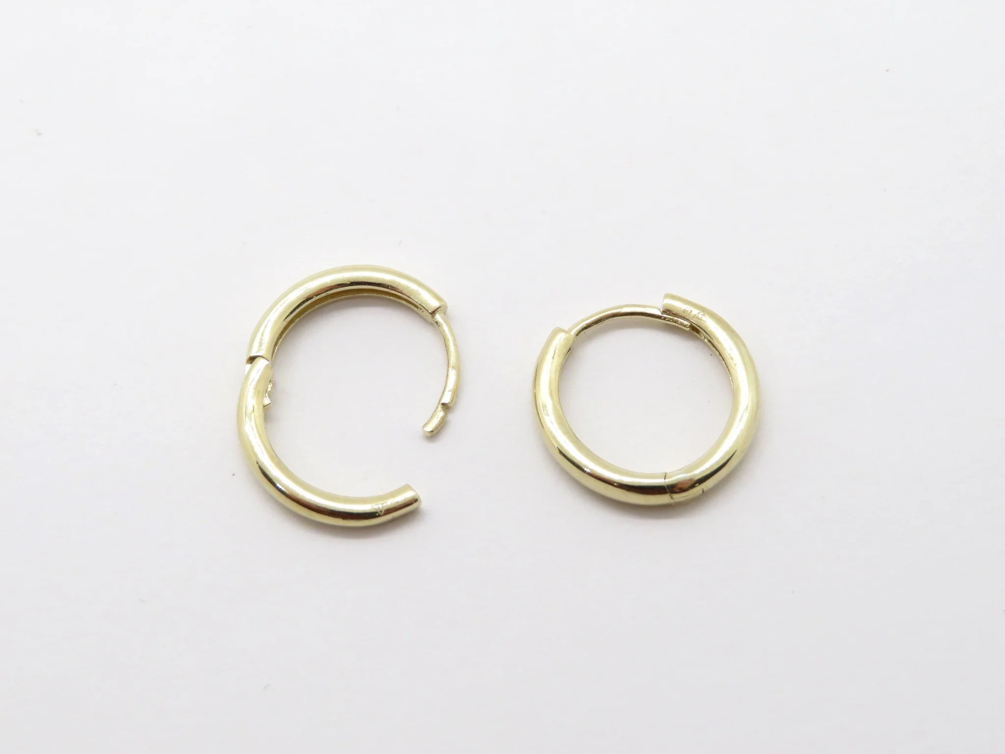 10k Plain Round Gold Huggies - Image 3