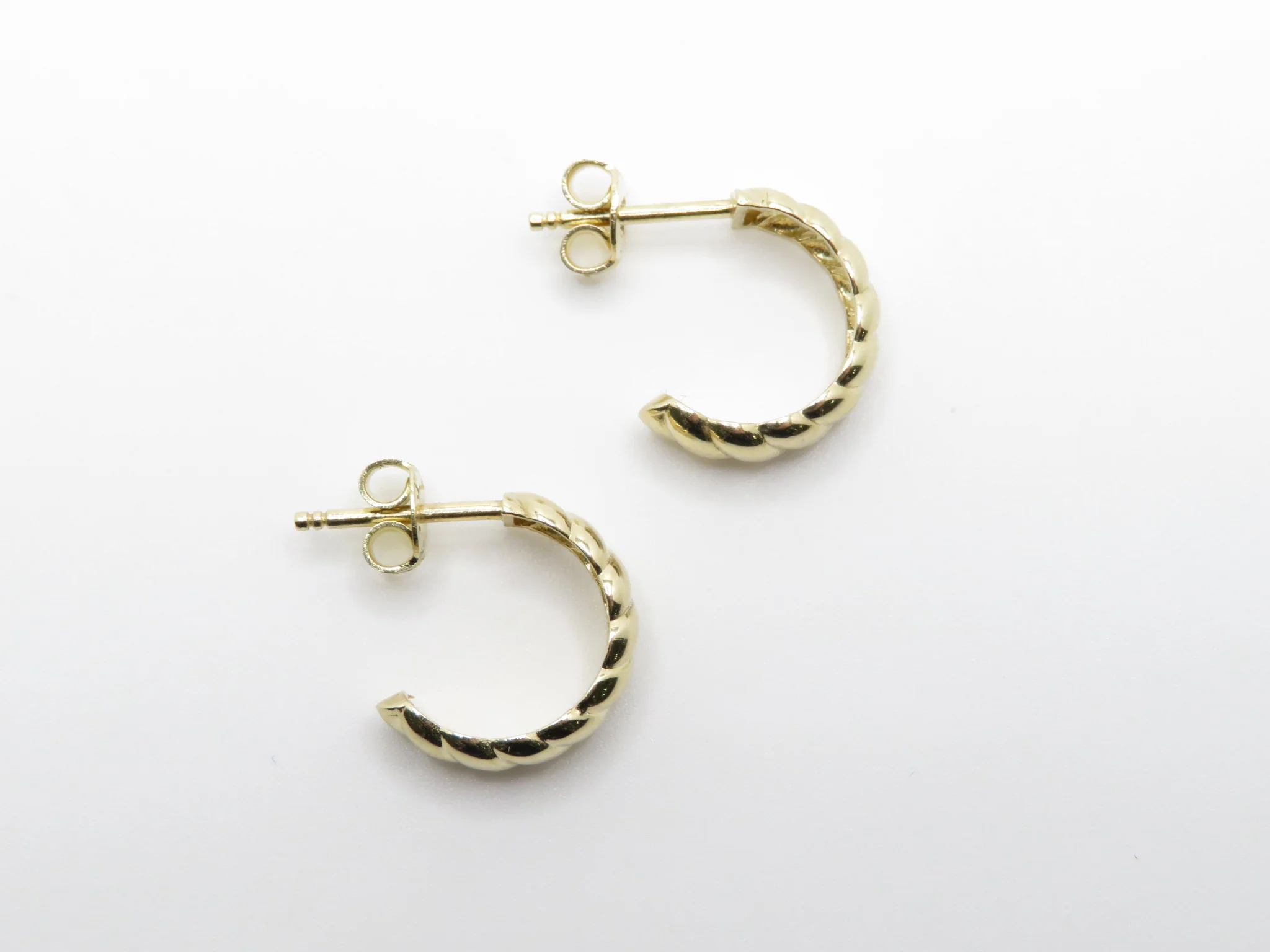 10k Yellow Gold Ripple Huggies - Image 3