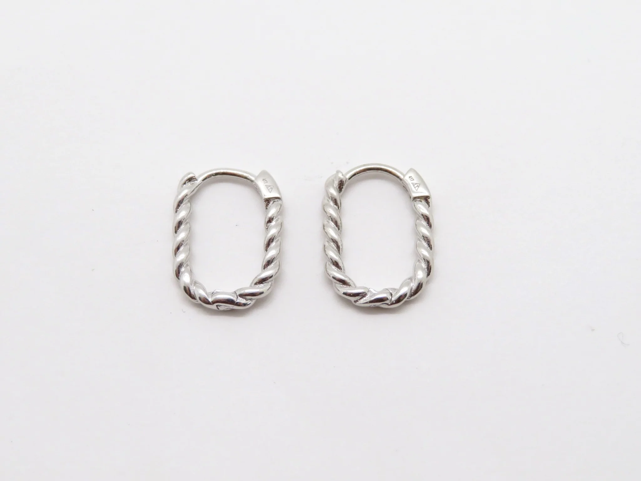 10k Roped Paperclip Huggies - Image 3