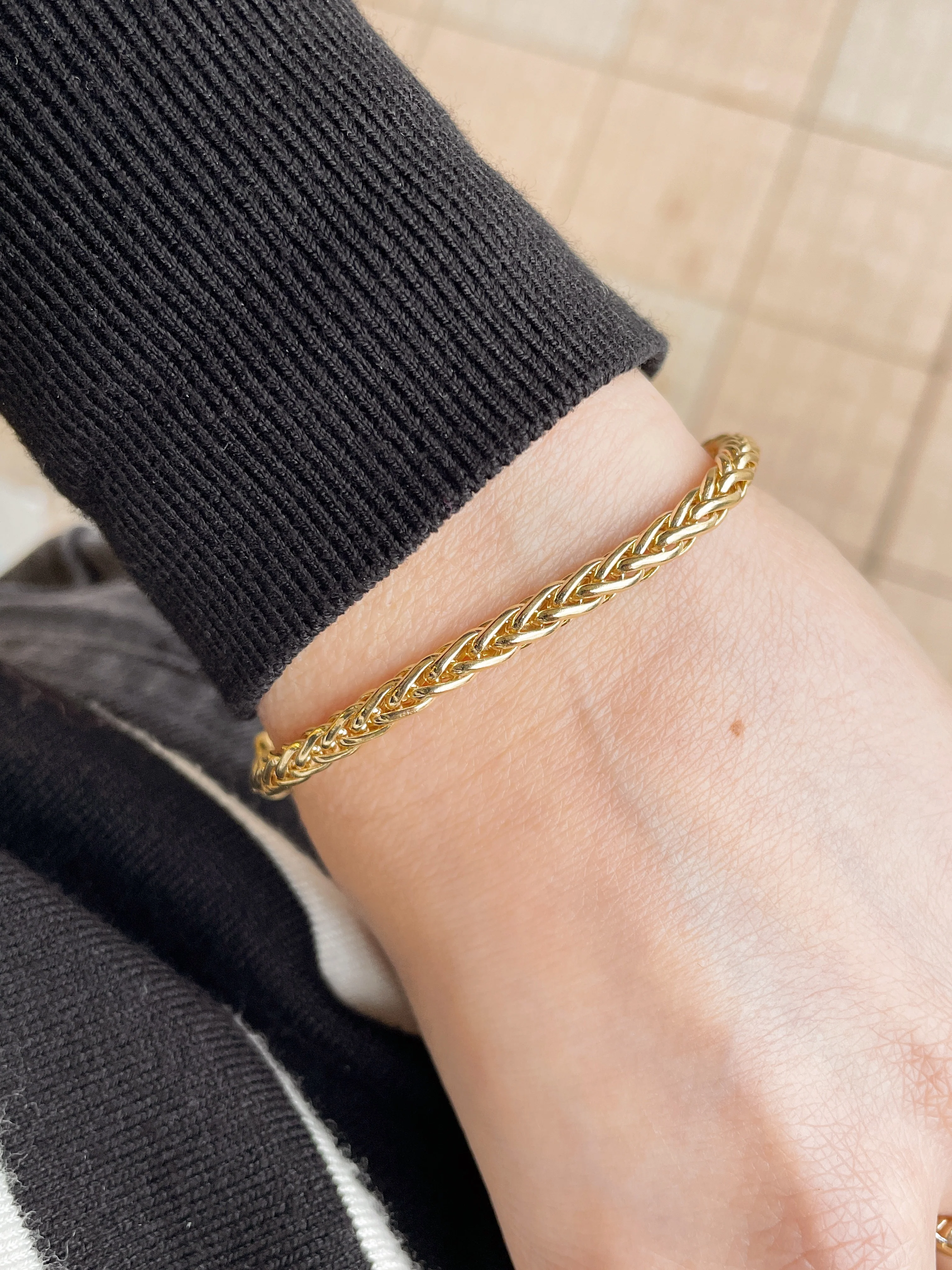 10k Yellow Gold Rounded Wheat Bracelet - Image 4