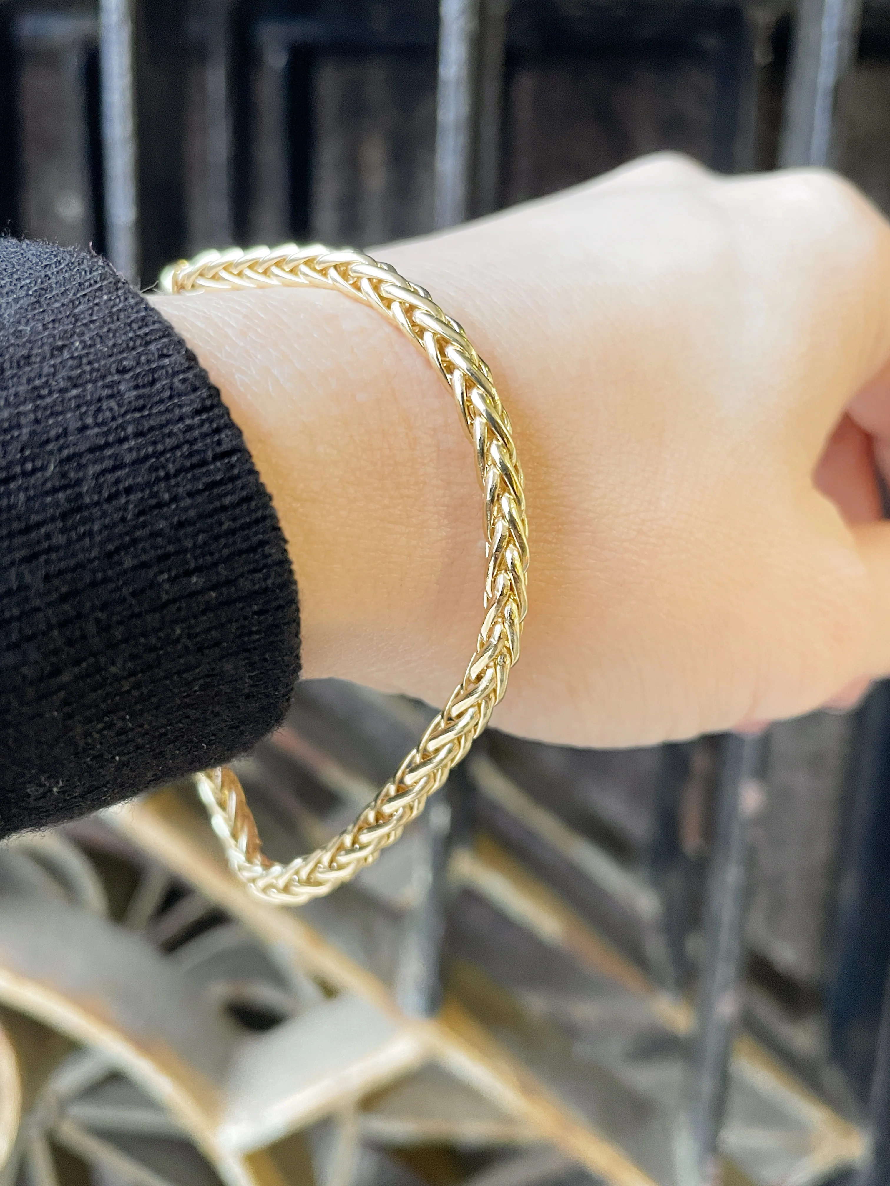 10k Yellow Gold Rounded Wheat Bracelet - Image 6