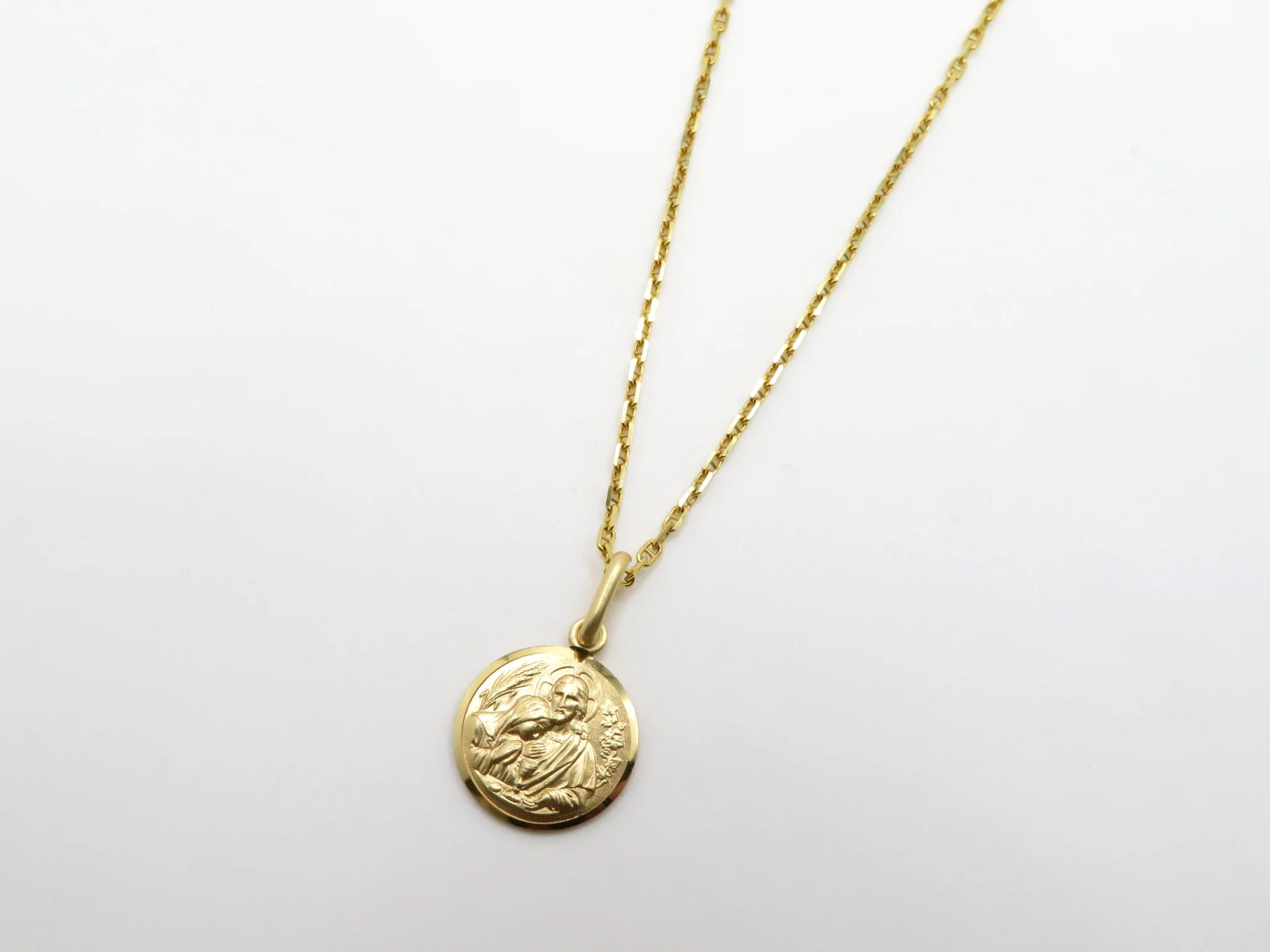 10k Yellow Gold Sacrament Pendant - Image 9