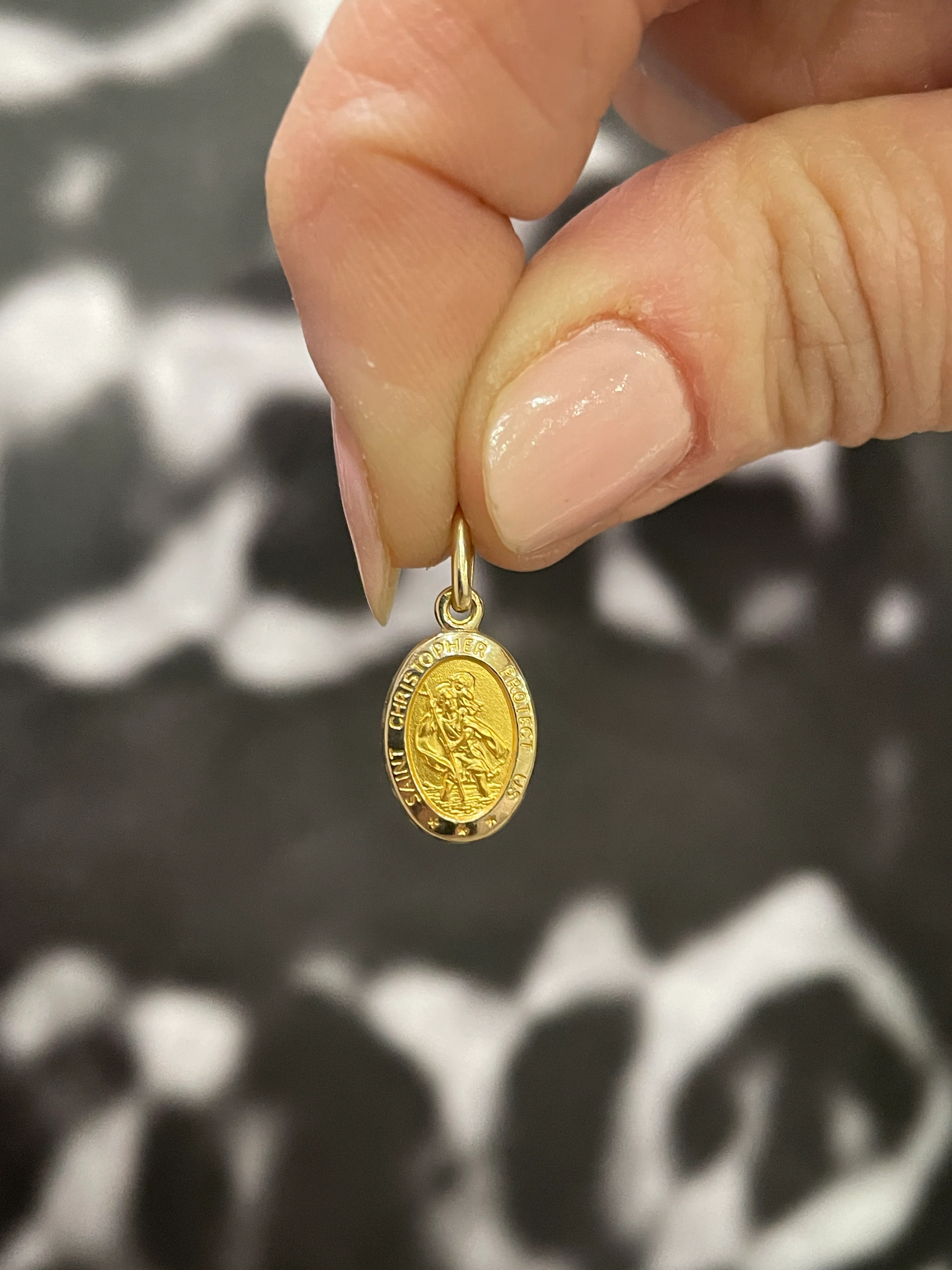 10k Yellow Gold Oval St. Christopher Medal - Image 2