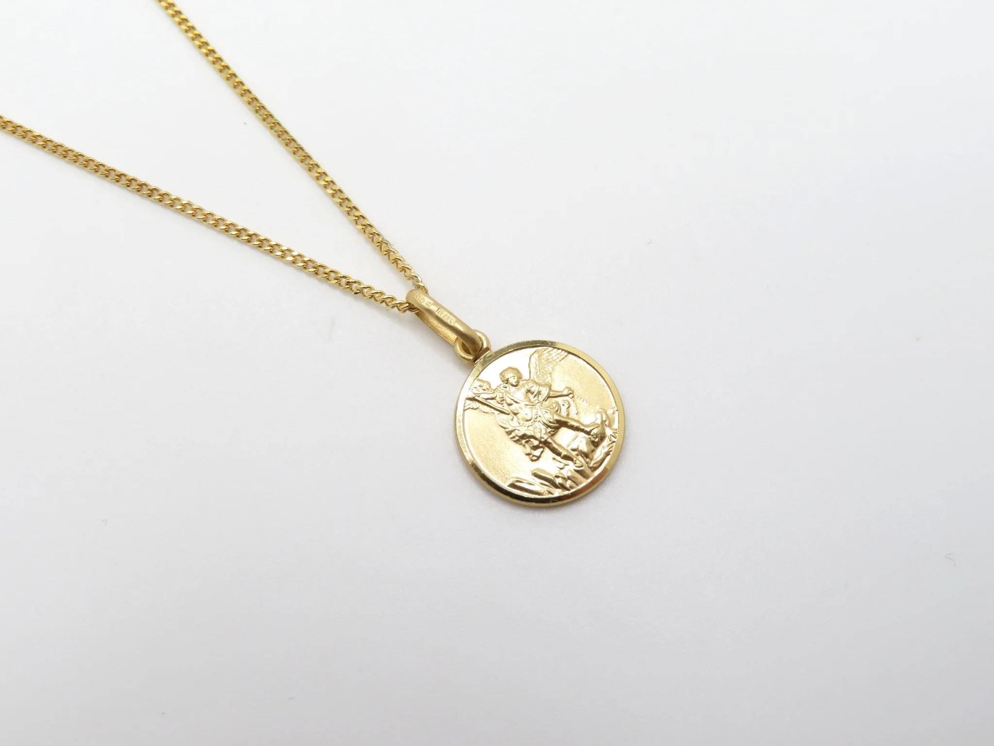 10k Yellow Gold St Michael Medal - Image 3