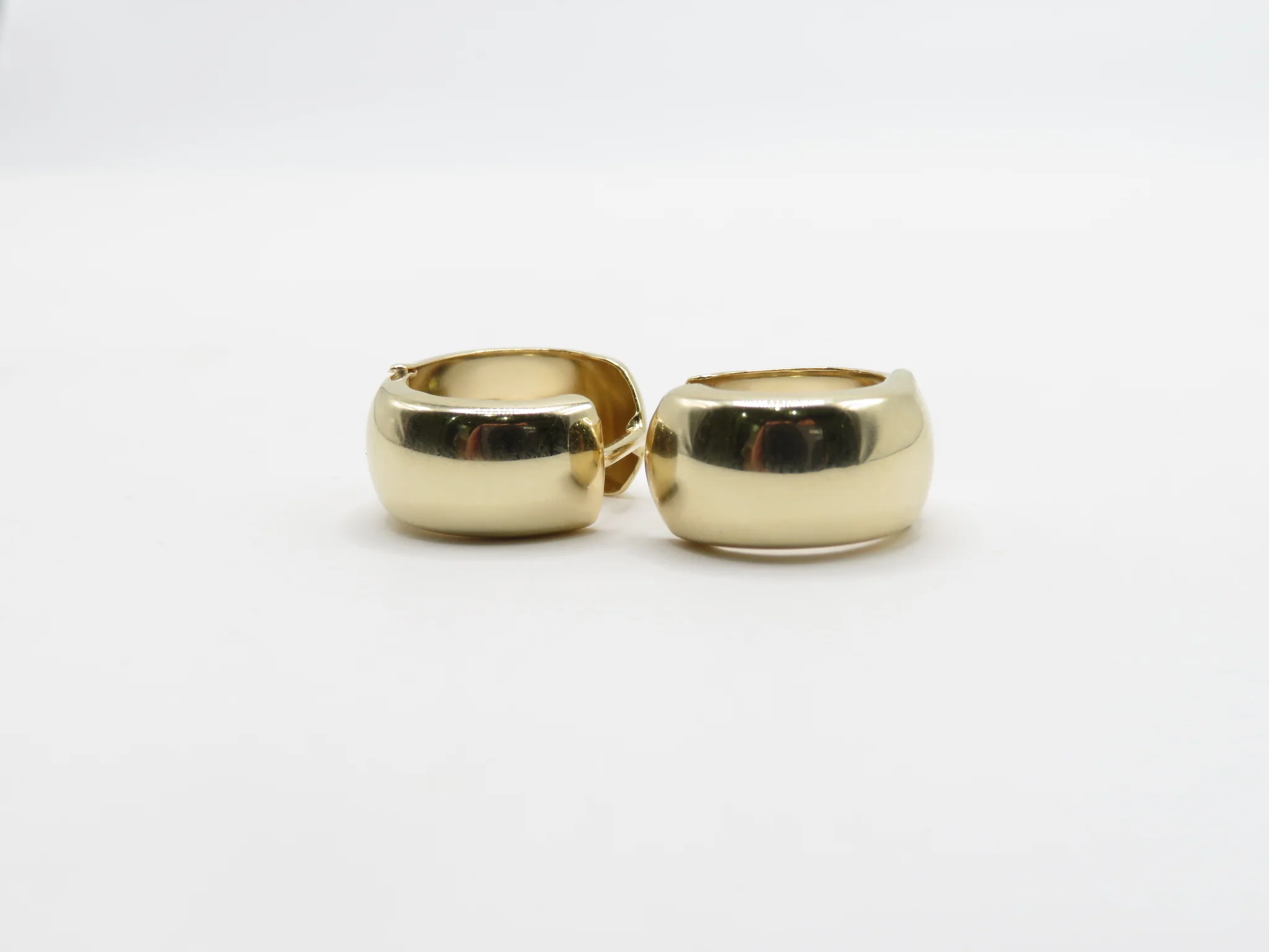 10k Yellow Gold Tiffany Huggies - Image 11