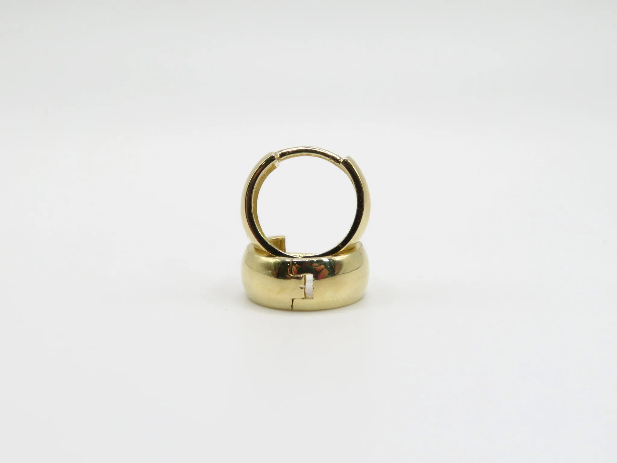 10k Yellow Gold Tiffany Huggies - Image 3