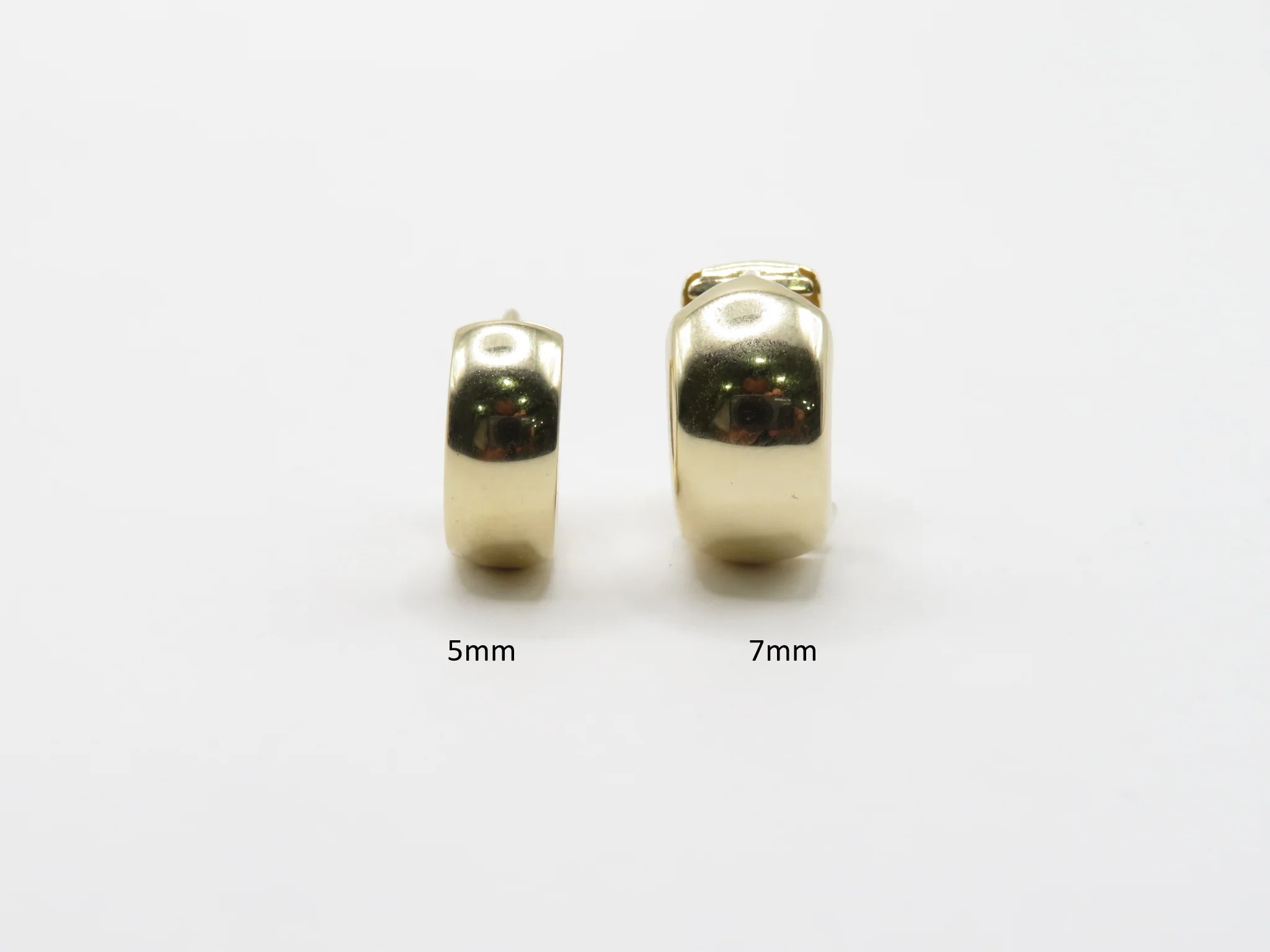 10k Yellow Gold Tiffany Huggies - Image 6