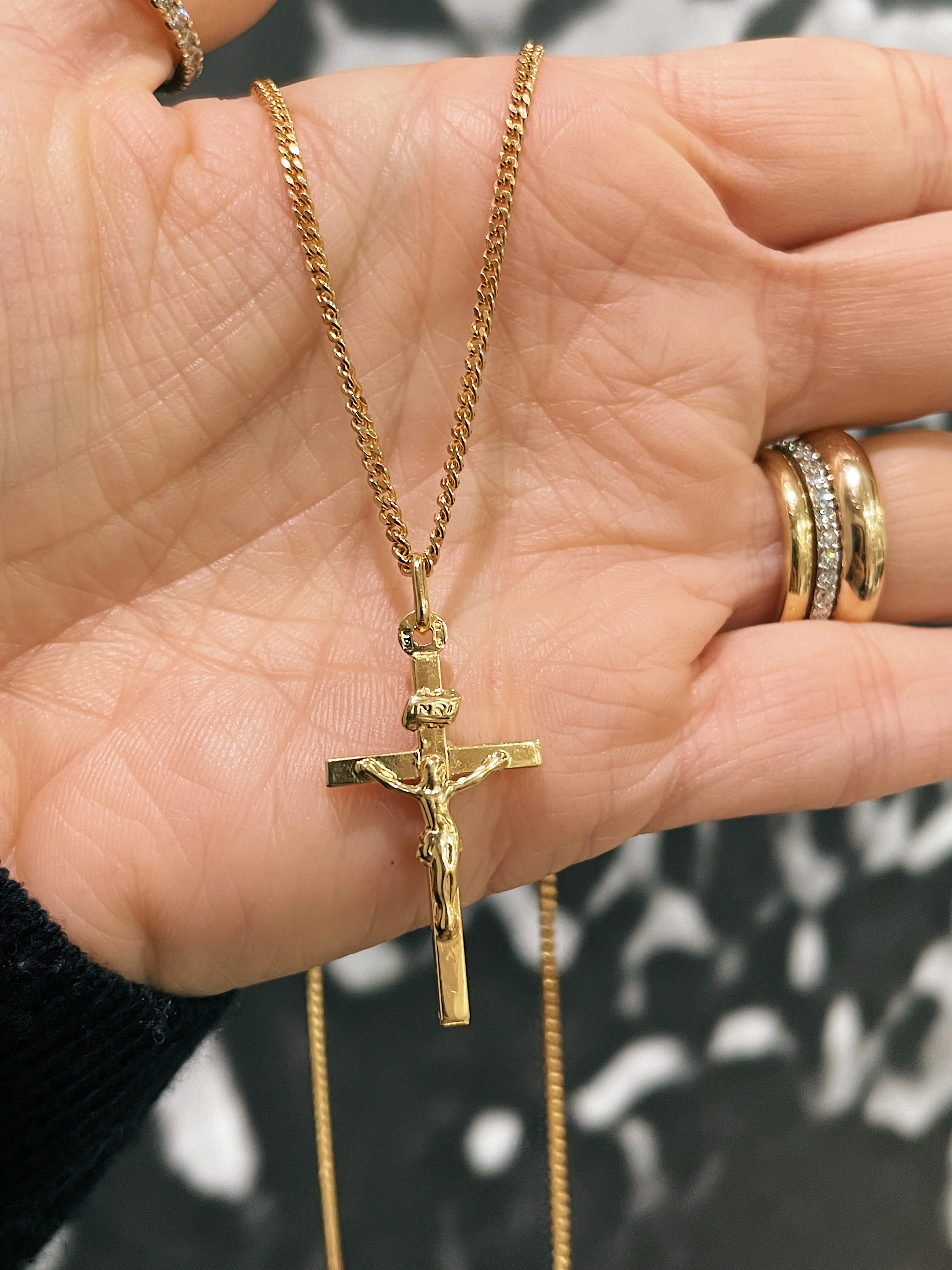 10k Yellow Gold Traditional Squared Crucifix - Image 3