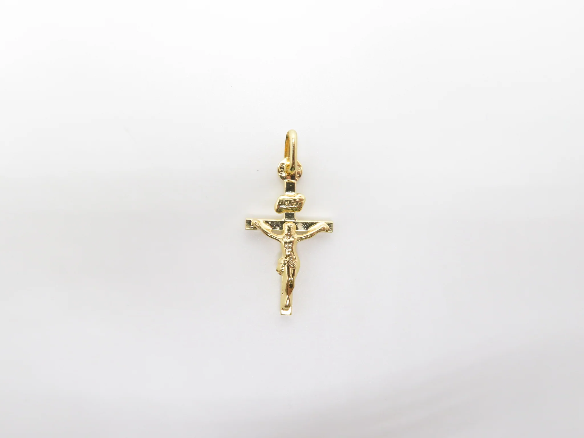 10k Yellow Gold Traditional Squared Crucifix - Image 8