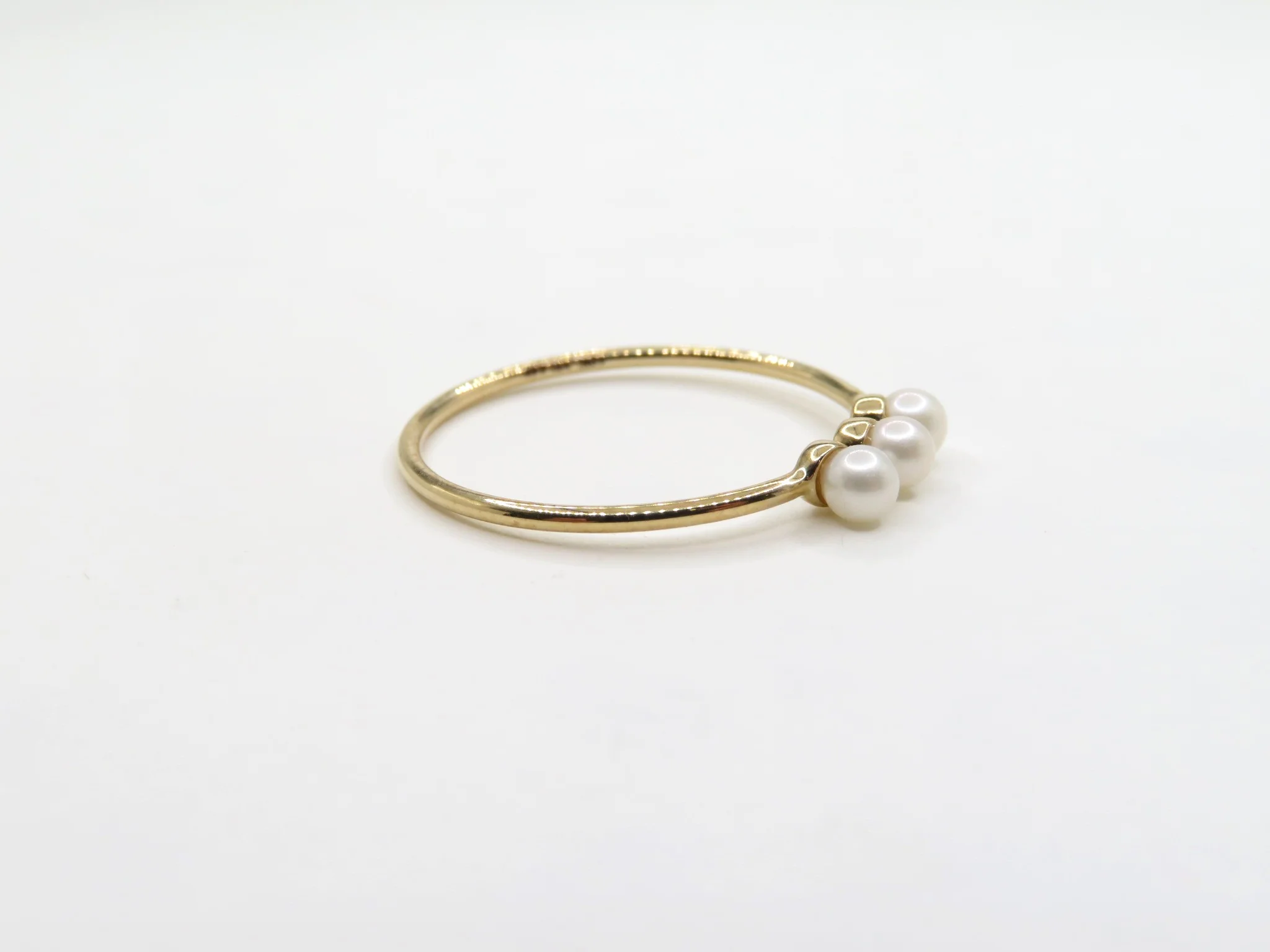 10k Yellow Gold Triple Pearl Ring - Image 3