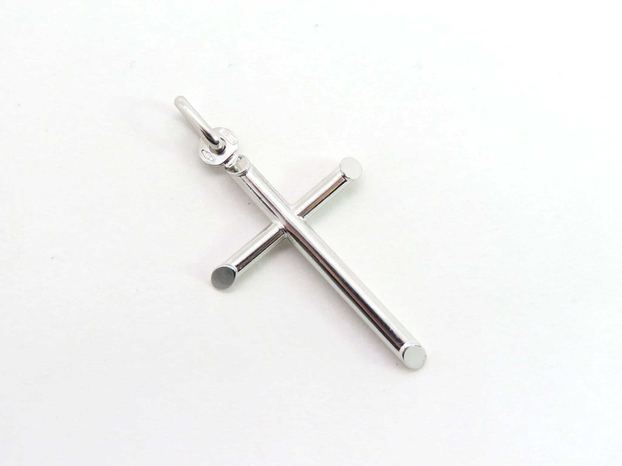 10k White Gold Bevelled Cross Pendant