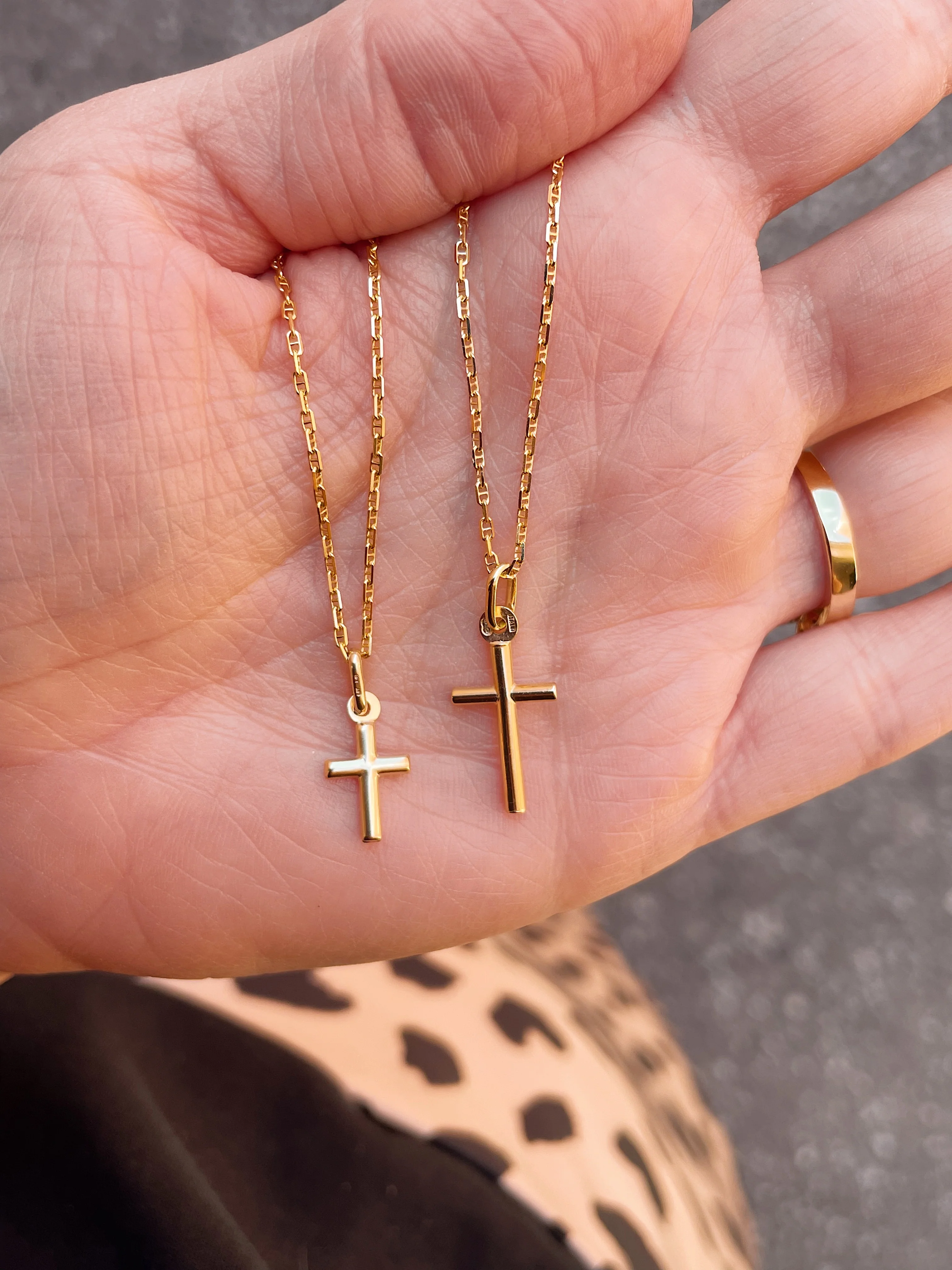 10k Yellow Gold Plain Traditional Cross - Image 5