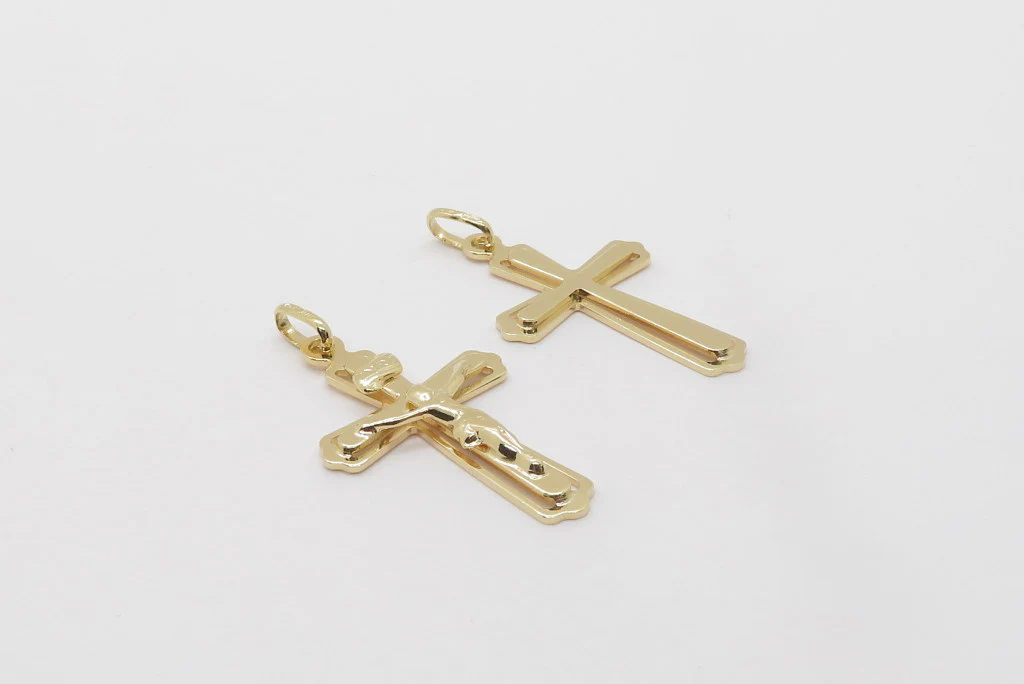 10k Yellow Gold Raised Cross Pendant - Image 9