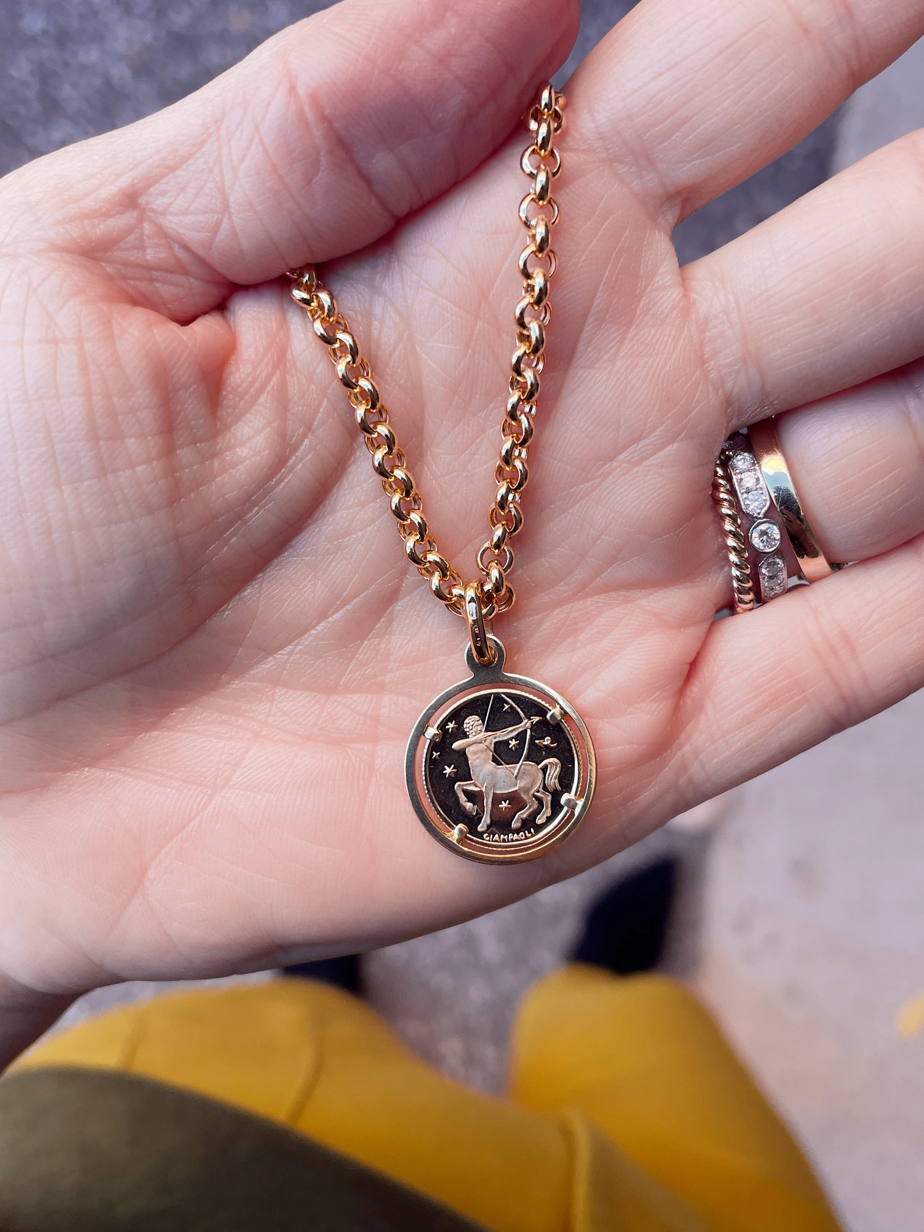 10k Yellow Gold Chunky Hollow Rolo Chain - Image 4