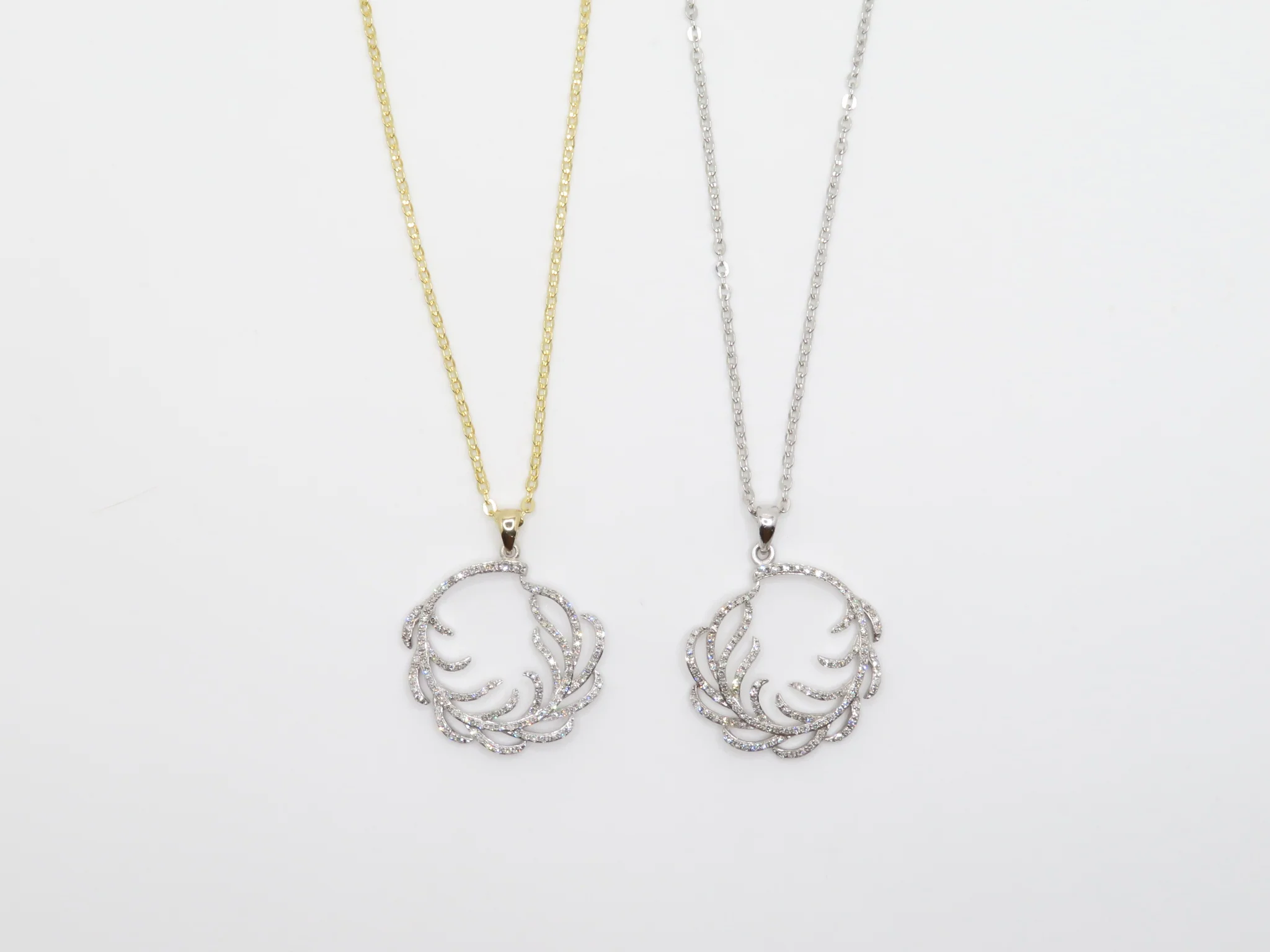 14k Diamond Wreath Necklace - Image 6