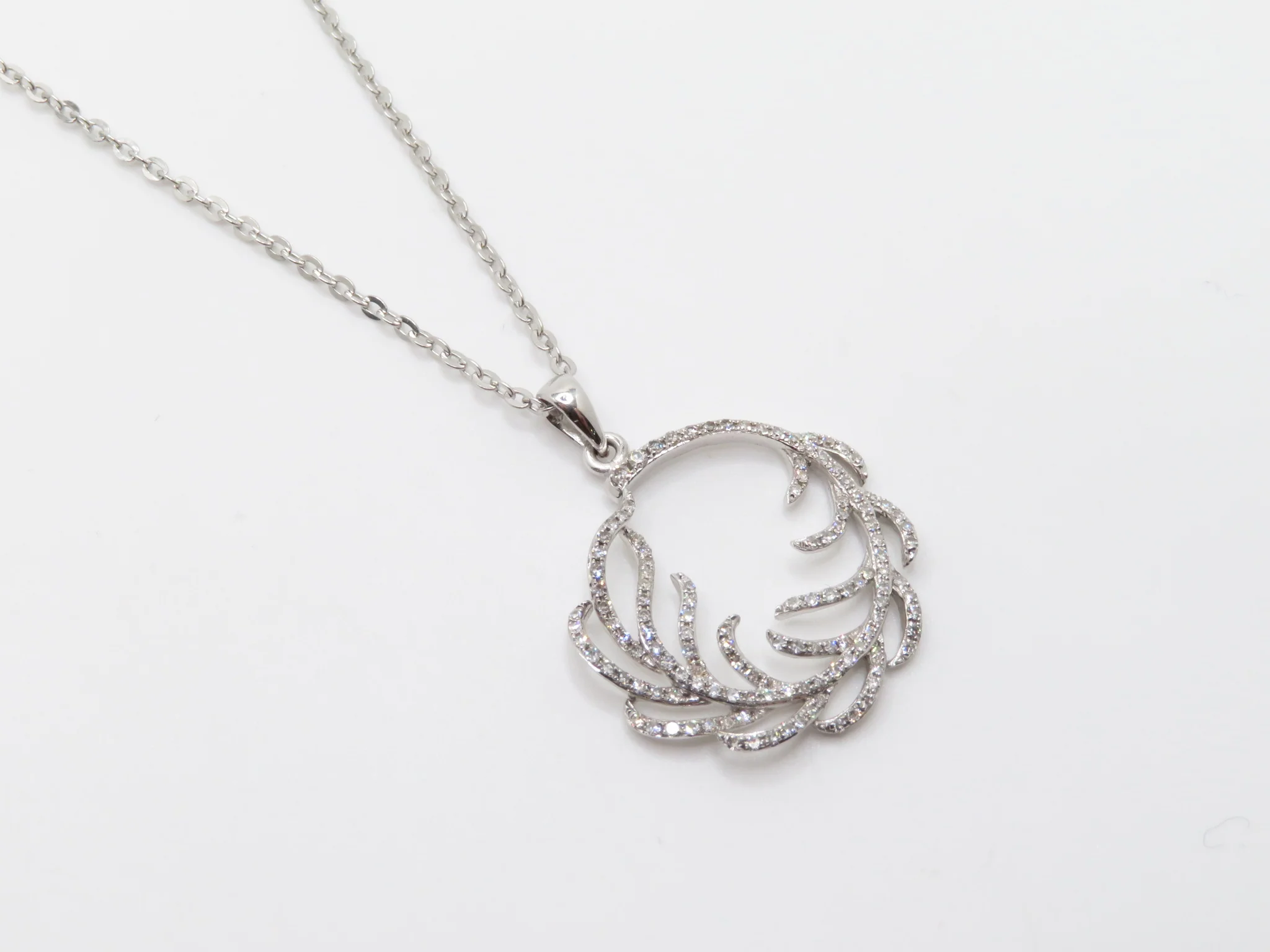 14k Diamond Wreath Necklace - Image 8