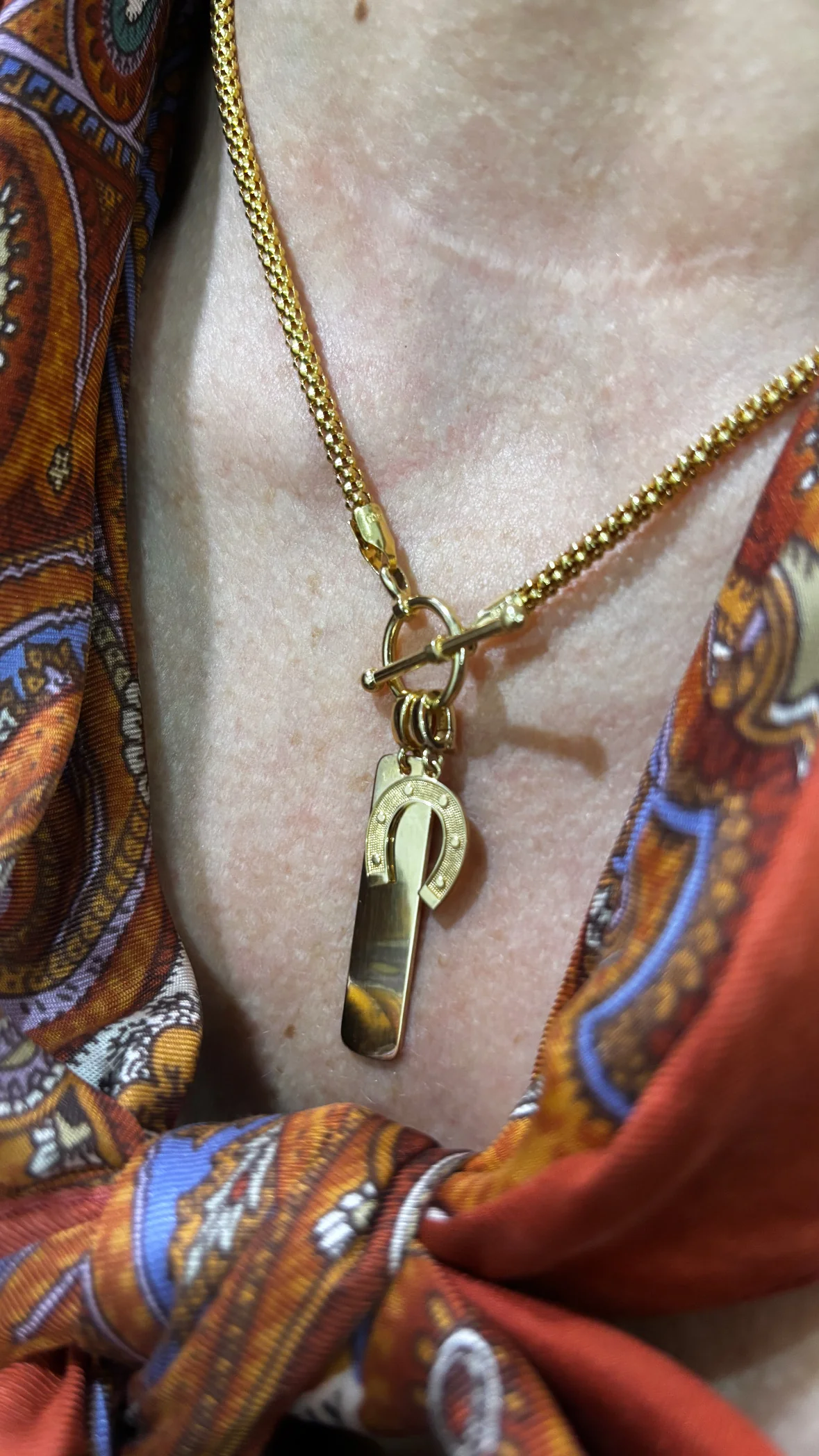 14k Horseshoe Latch Pendant - Image 2