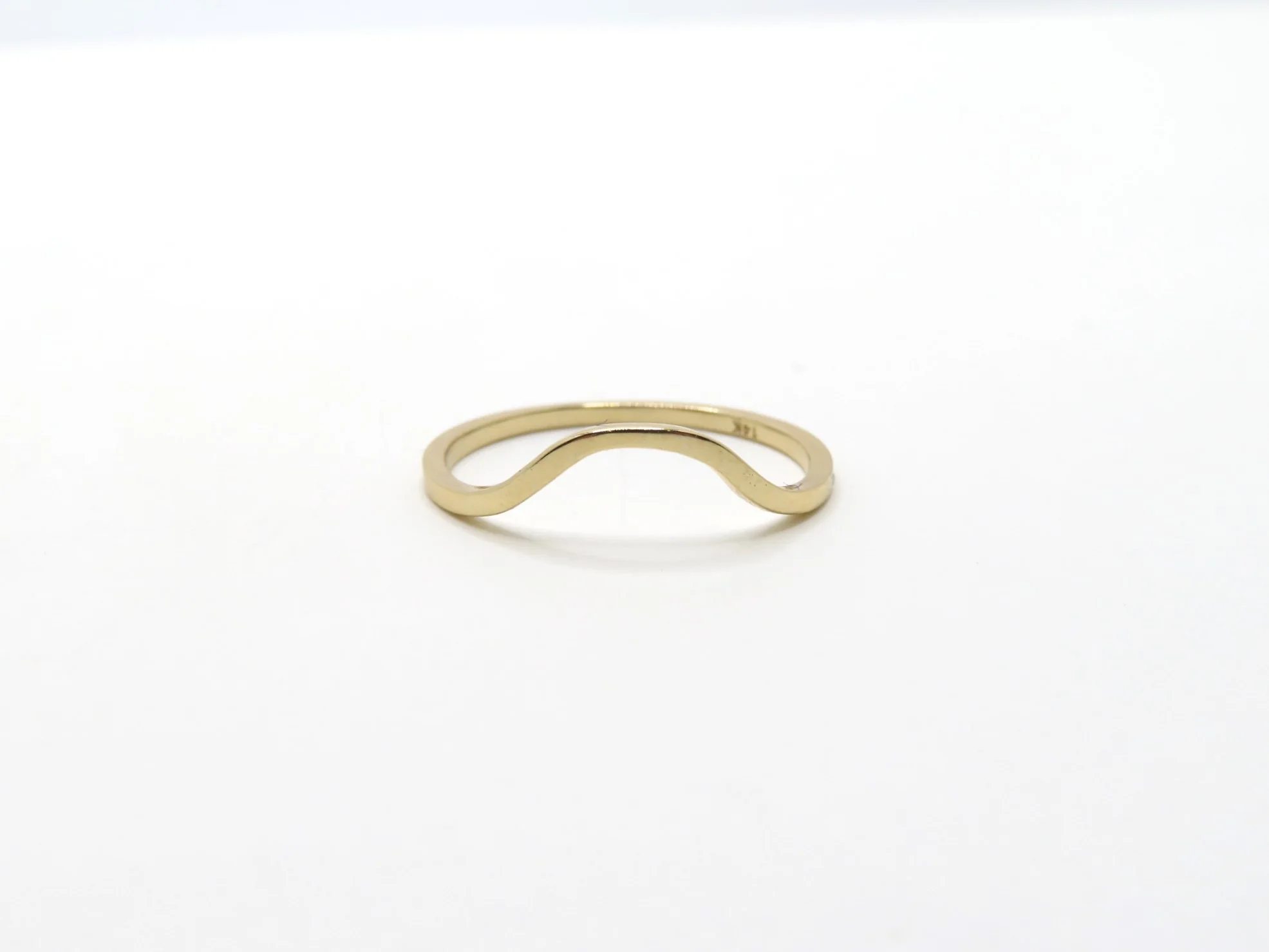 14k Yellow Gold Hunch Band - Image 3