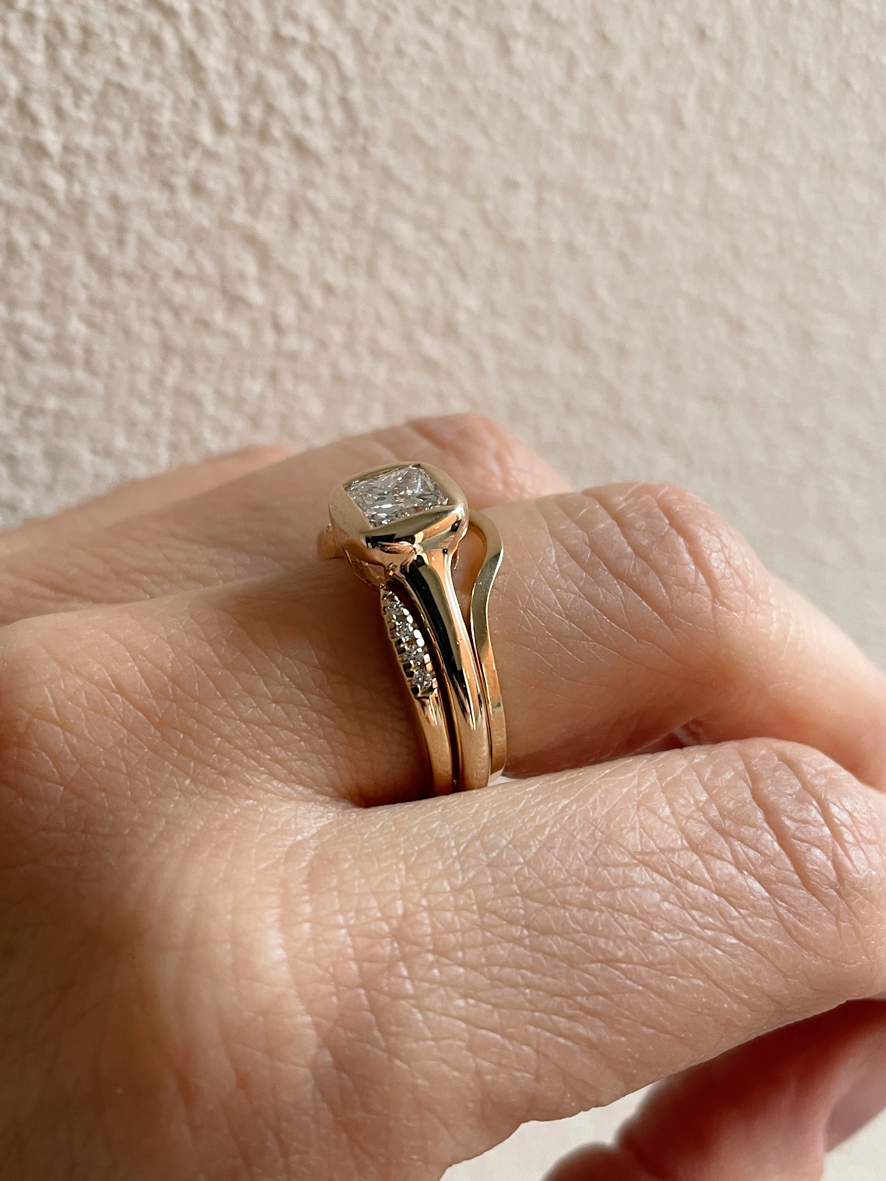 14k Yellow Gold Hunch Band - Image 7