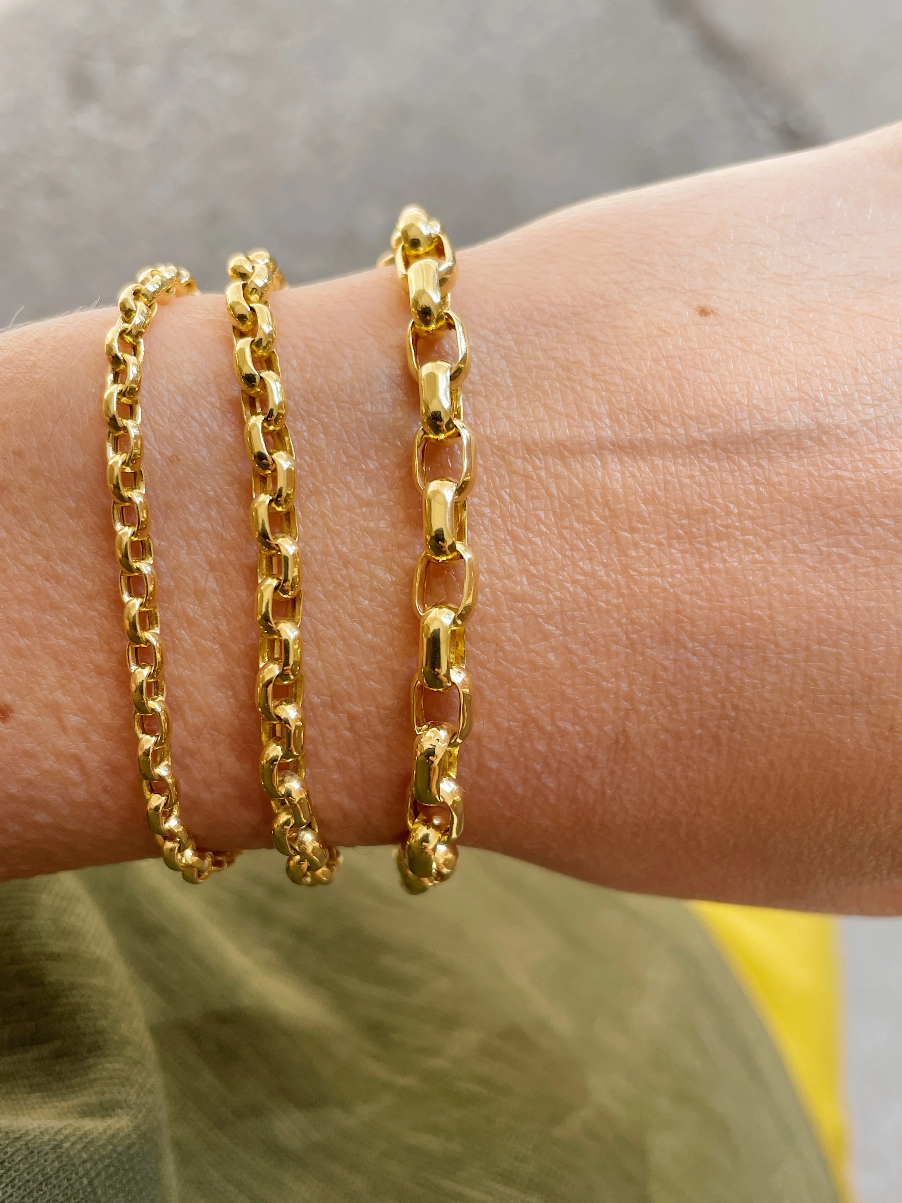 14k Yellow Gold Oval Cable Bracelet - Image 2