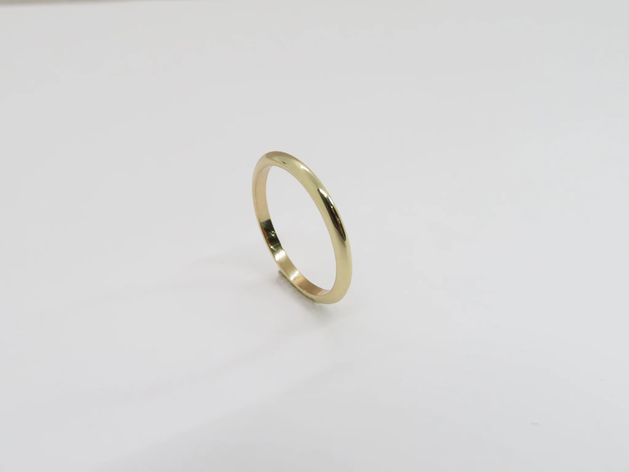 14k Soft Knife Edge Band - Image 5