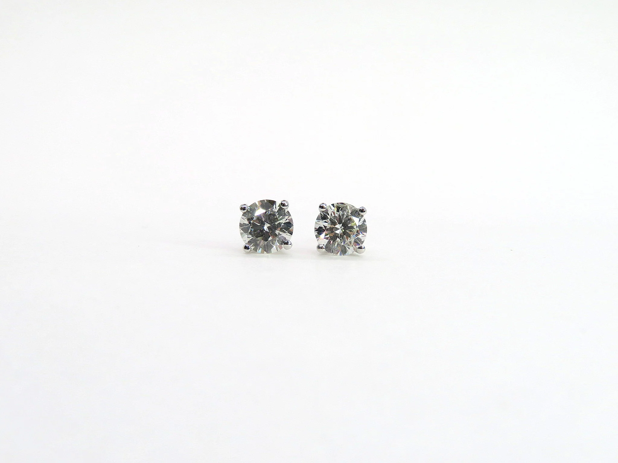 14k White Gold Natural Diamond Studs - Image 12