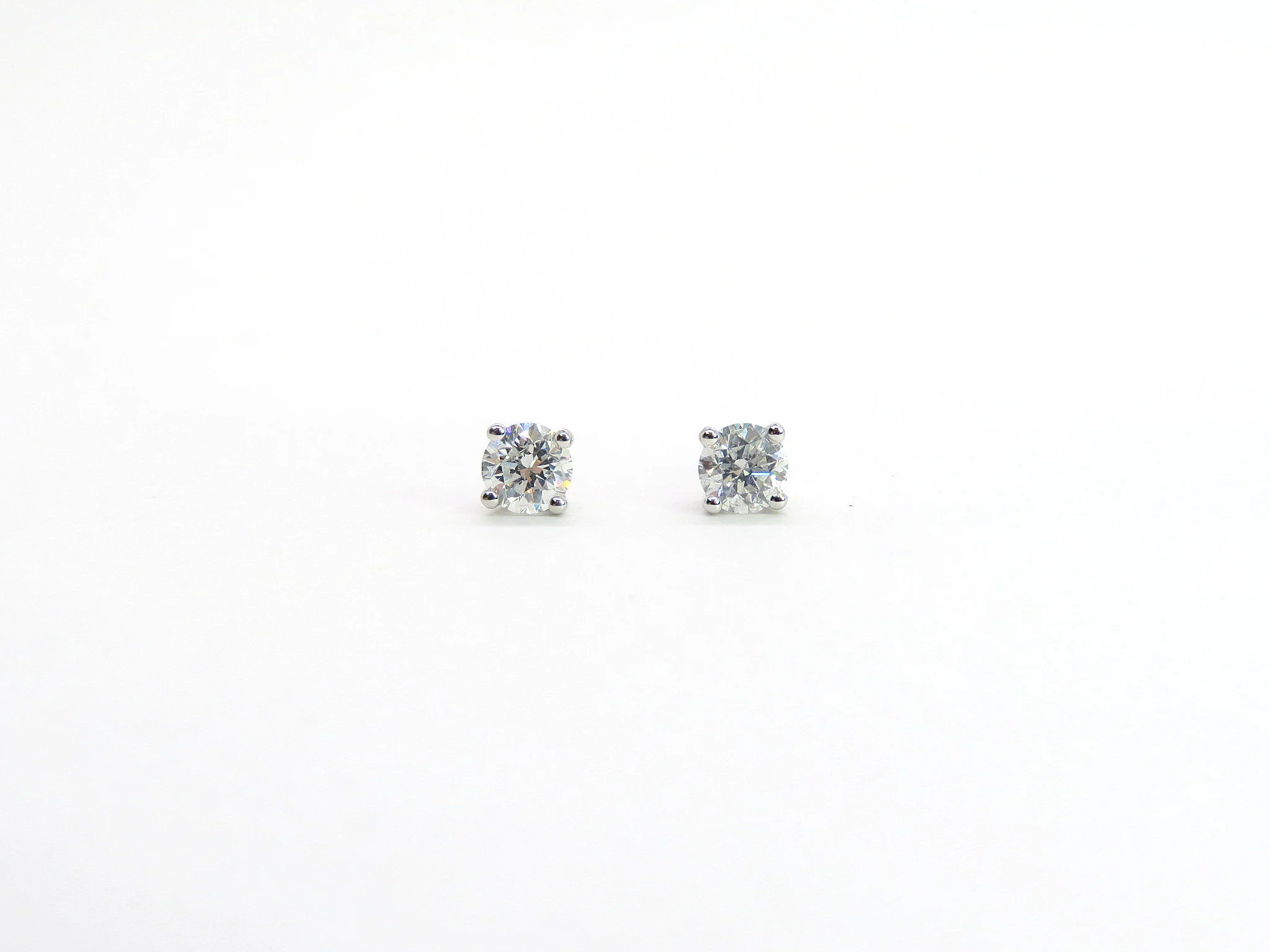 14k White Gold Natural Diamond Studs - Image 8