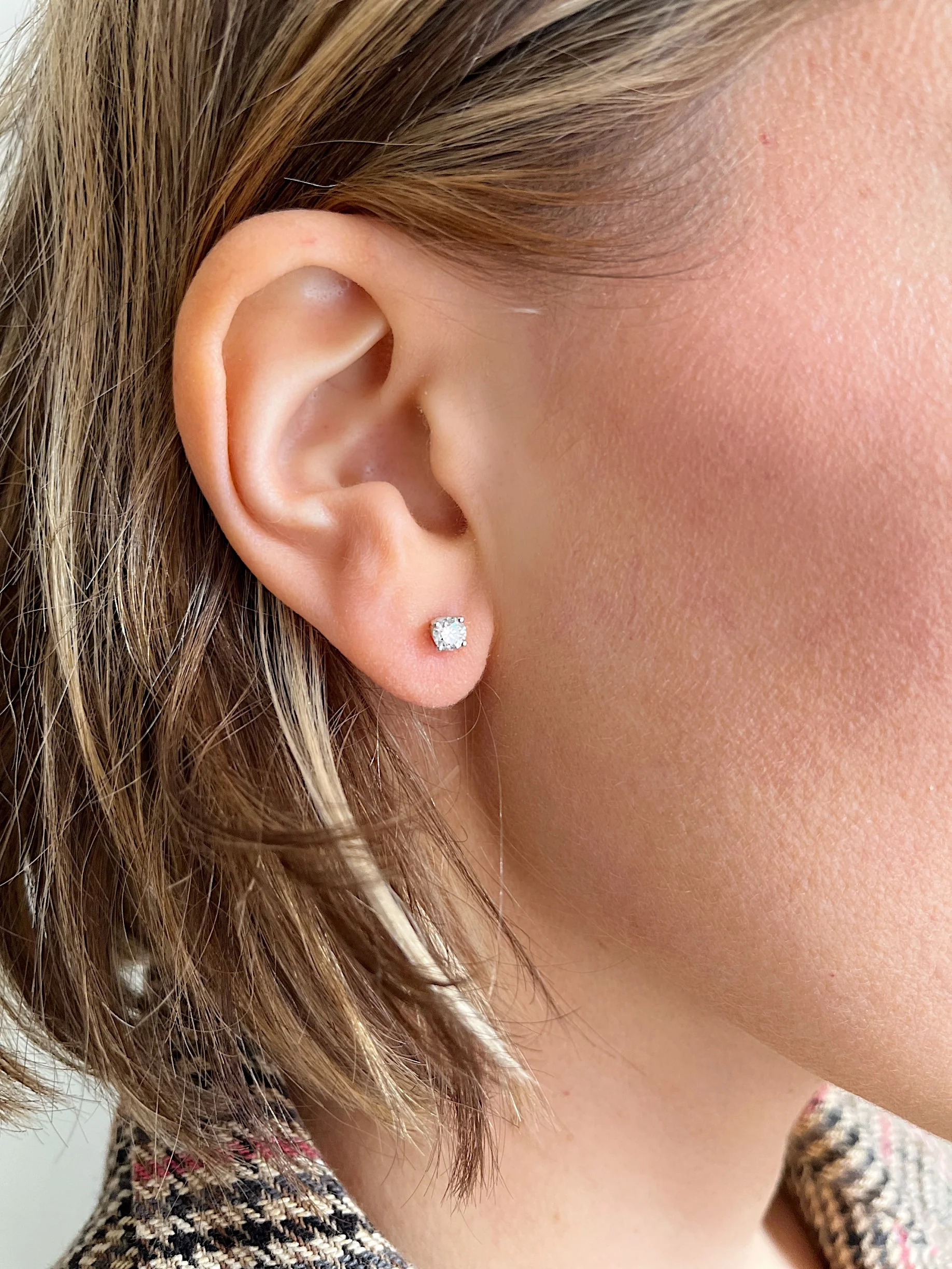 14k White Gold Natural Diamond Studs - Image 9